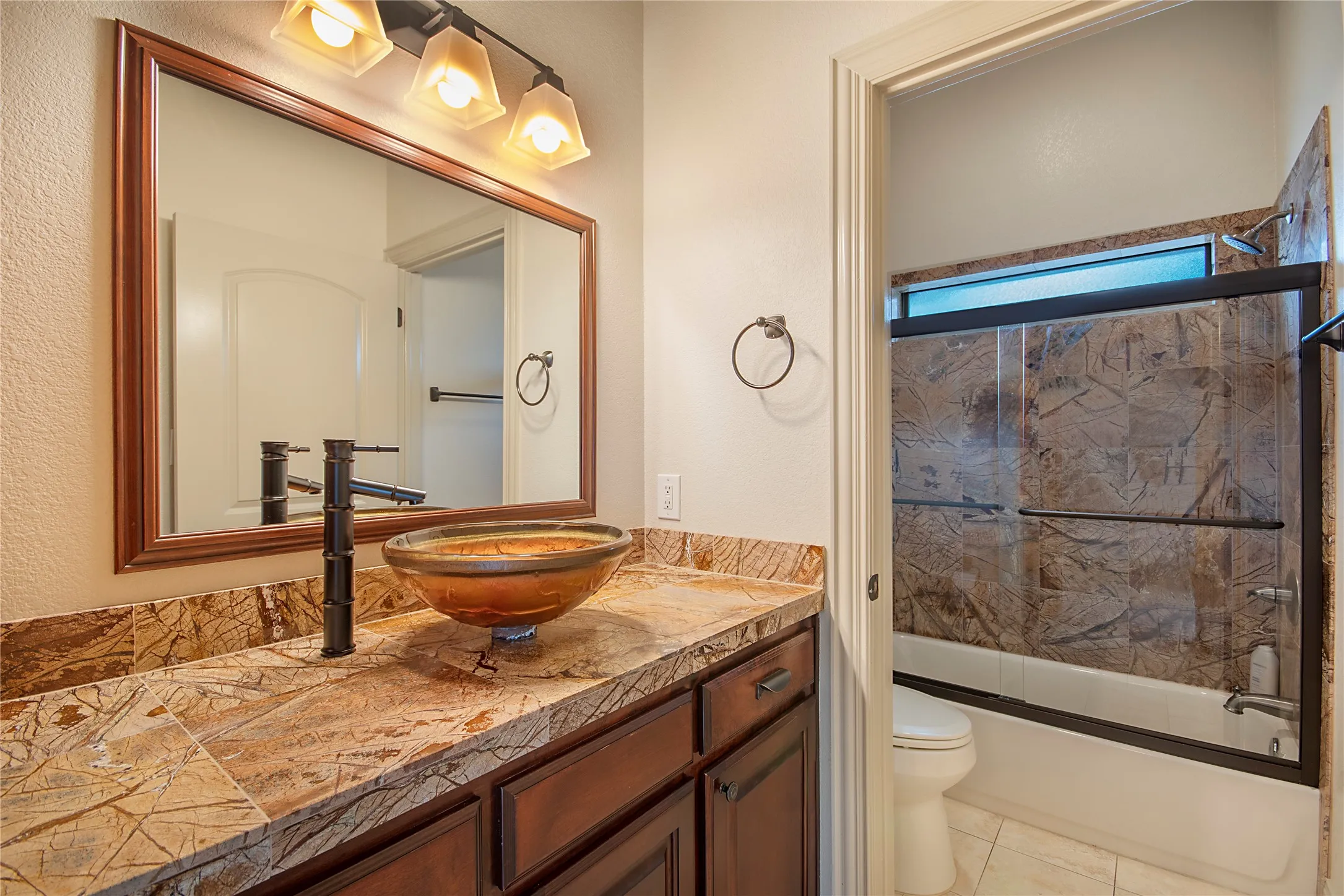 Single Family Residence For Sale in Cooke County , 1227 Kiowa Drive W, Lake Kiowa, Texas 76240, 3 Bedroom, 3 Bathroom, 2 Garage spaces, 2,652 Sqft, built in 1972, mls#21401712, Real Estate Agent in Lake Kiowa, Homes For Sale in Cooke county, Homes For Sale in Lake Kiowa, Realtor in Lake Kiowa Texas, Real Estate Brokerage Independent Realty Texas, Luminita Cordes Realtor