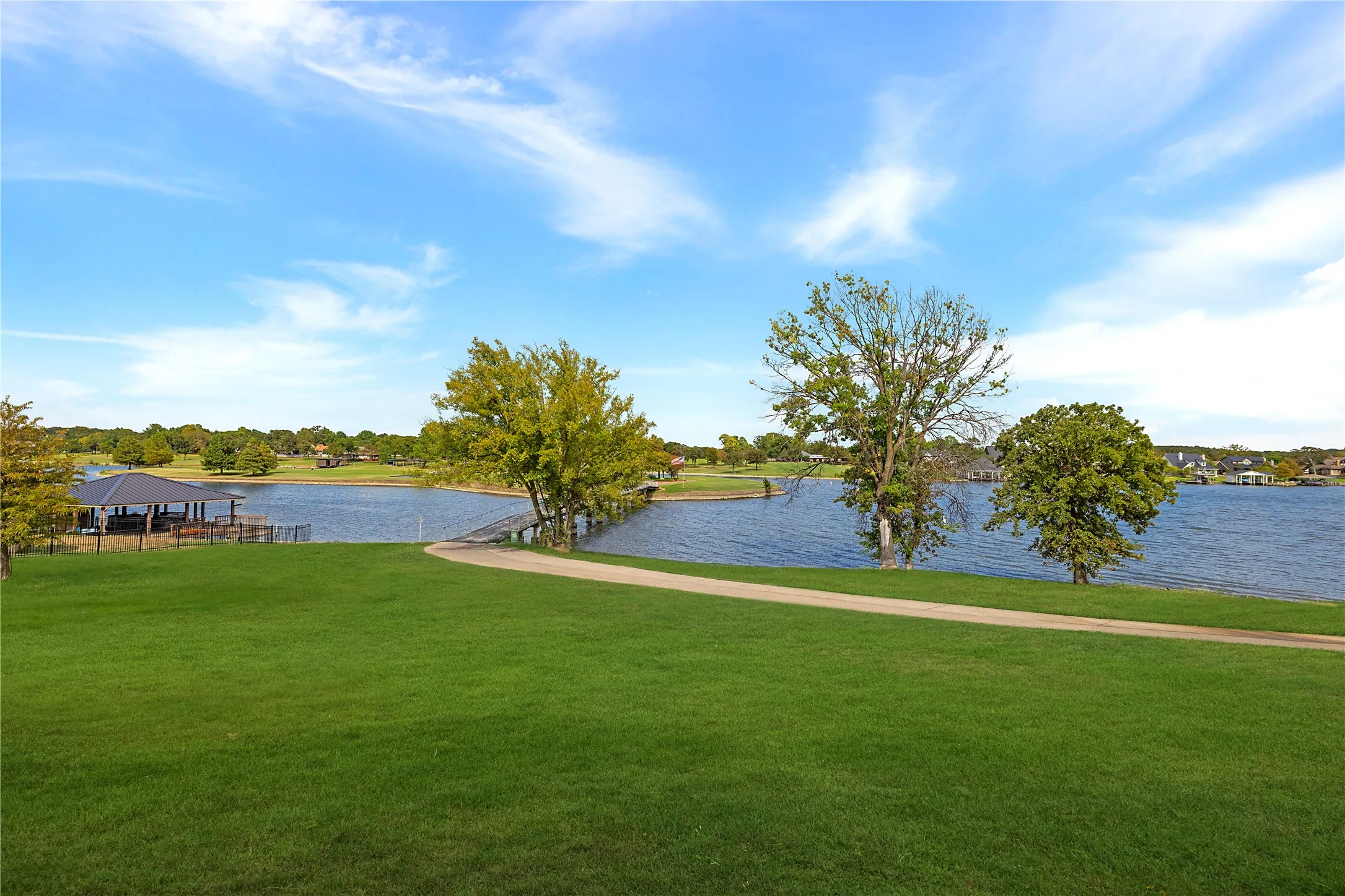 Single Family Residence For Sale in Cooke County , 1227 Kiowa Drive W, Lake Kiowa, Texas 76240, 3 Bedroom, 3 Bathroom, 2 Garage spaces, 2,652 Sqft, built in 1972, mls#21401712, Real Estate Agent in Lake Kiowa, Homes For Sale in Cooke county, Homes For Sale in Lake Kiowa, Realtor in Lake Kiowa Texas, Real Estate Brokerage Independent Realty Texas, Luminita Cordes Realtor