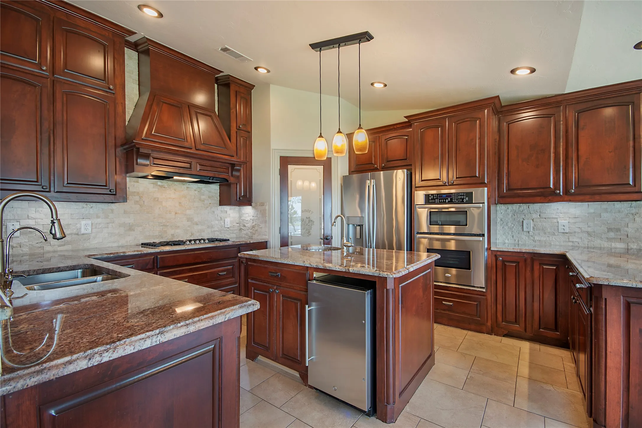 Single Family Residence For Sale in Cooke County , 1227 Kiowa Drive W, Lake Kiowa, Texas 76240, 3 Bedroom, 3 Bathroom, 2 Garage spaces, 2,652 Sqft, built in 1972, mls#21401712, Real Estate Agent in Lake Kiowa, Homes For Sale in Cooke county, Homes For Sale in Lake Kiowa, Realtor in Lake Kiowa Texas, Real Estate Brokerage Independent Realty Texas, Luminita Cordes Realtor