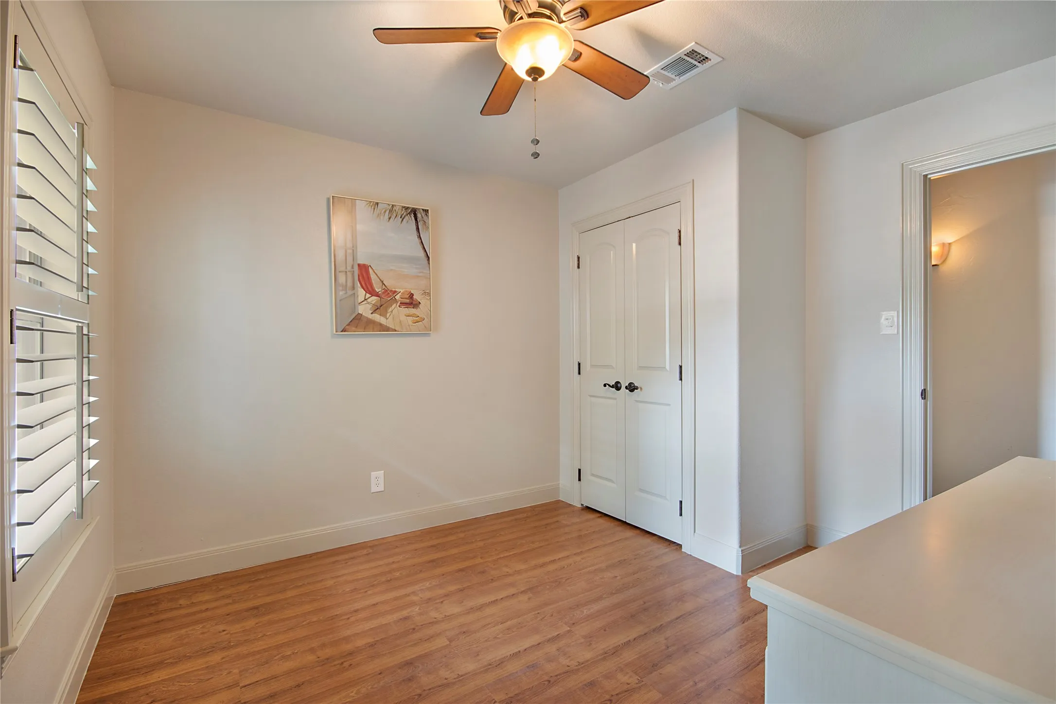Single Family Residence For Sale in Cooke County , 1227 Kiowa Drive W, Lake Kiowa, Texas 76240, 3 Bedroom, 3 Bathroom, 2 Garage spaces, 2,652 Sqft, built in 1972, mls#21401712, Real Estate Agent in Lake Kiowa, Homes For Sale in Cooke county, Homes For Sale in Lake Kiowa, Realtor in Lake Kiowa Texas, Real Estate Brokerage Independent Realty Texas, Luminita Cordes Realtor