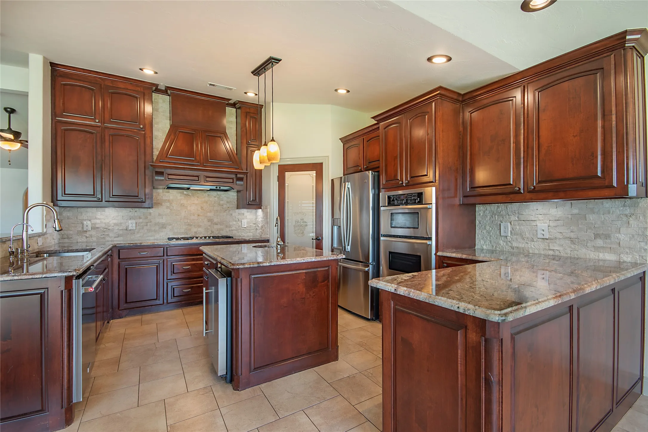Single Family Residence For Sale in Cooke County , 1227 Kiowa Drive W, Lake Kiowa, Texas 76240, 3 Bedroom, 3 Bathroom, 2 Garage spaces, 2,652 Sqft, built in 1972, mls#21401712, Real Estate Agent in Lake Kiowa, Homes For Sale in Cooke county, Homes For Sale in Lake Kiowa, Realtor in Lake Kiowa Texas, Real Estate Brokerage Independent Realty Texas, Luminita Cordes Realtor