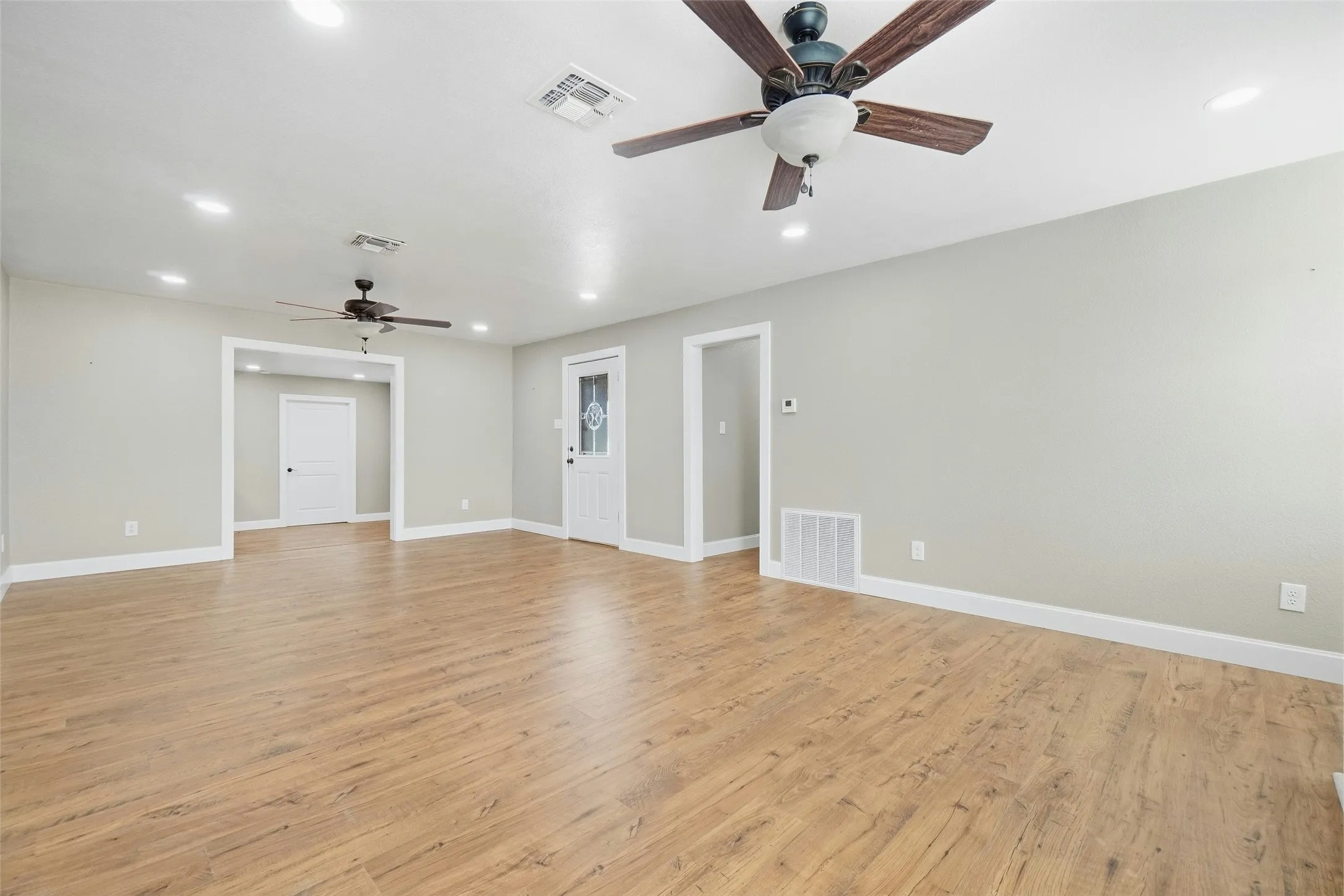 Single Family Residence For Sale in Hardeman County , 1202 Airport Road, Quanah, Texas 79252, 3 Bedroom, 3 Bathroom, Garage spaces, 1,918 Sqft, built in 1968, mls#21402486, Real Estate Agent in Quanah, Homes For Sale in Hardeman county, Homes For Sale in Quanah, Realtor in Quanah Texas, Real Estate Brokerage Independent Realty Texas, Luminita Cordes Realtor