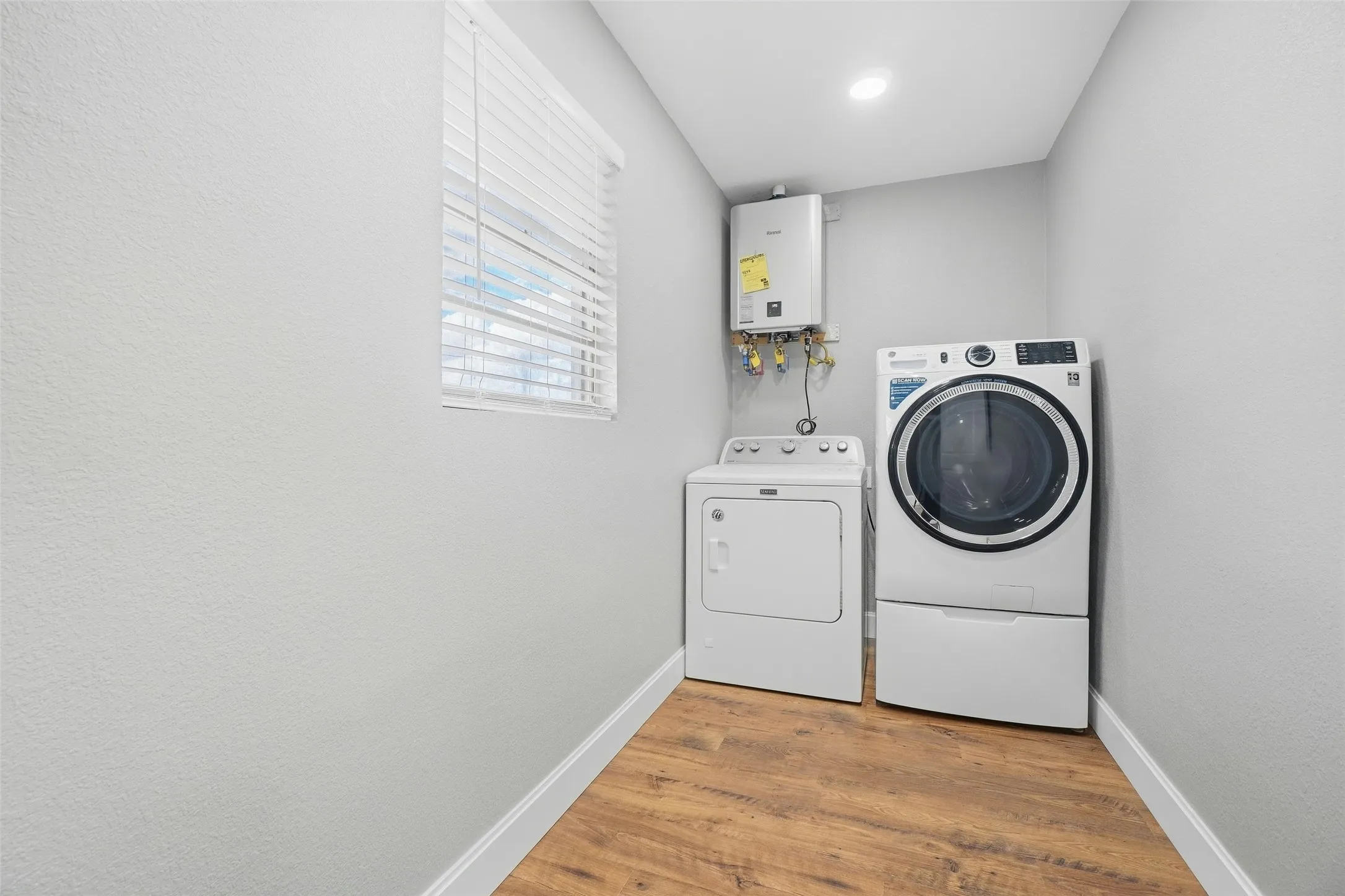 Single Family Residence For Sale in Hardeman County , 1202 Airport Road, Quanah, Texas 79252, 3 Bedroom, 3 Bathroom, Garage spaces, 1,918 Sqft, built in 1968, mls#21402486, Real Estate Agent in Quanah, Homes For Sale in Hardeman county, Homes For Sale in Quanah, Realtor in Quanah Texas, Real Estate Brokerage Independent Realty Texas, Luminita Cordes Realtor