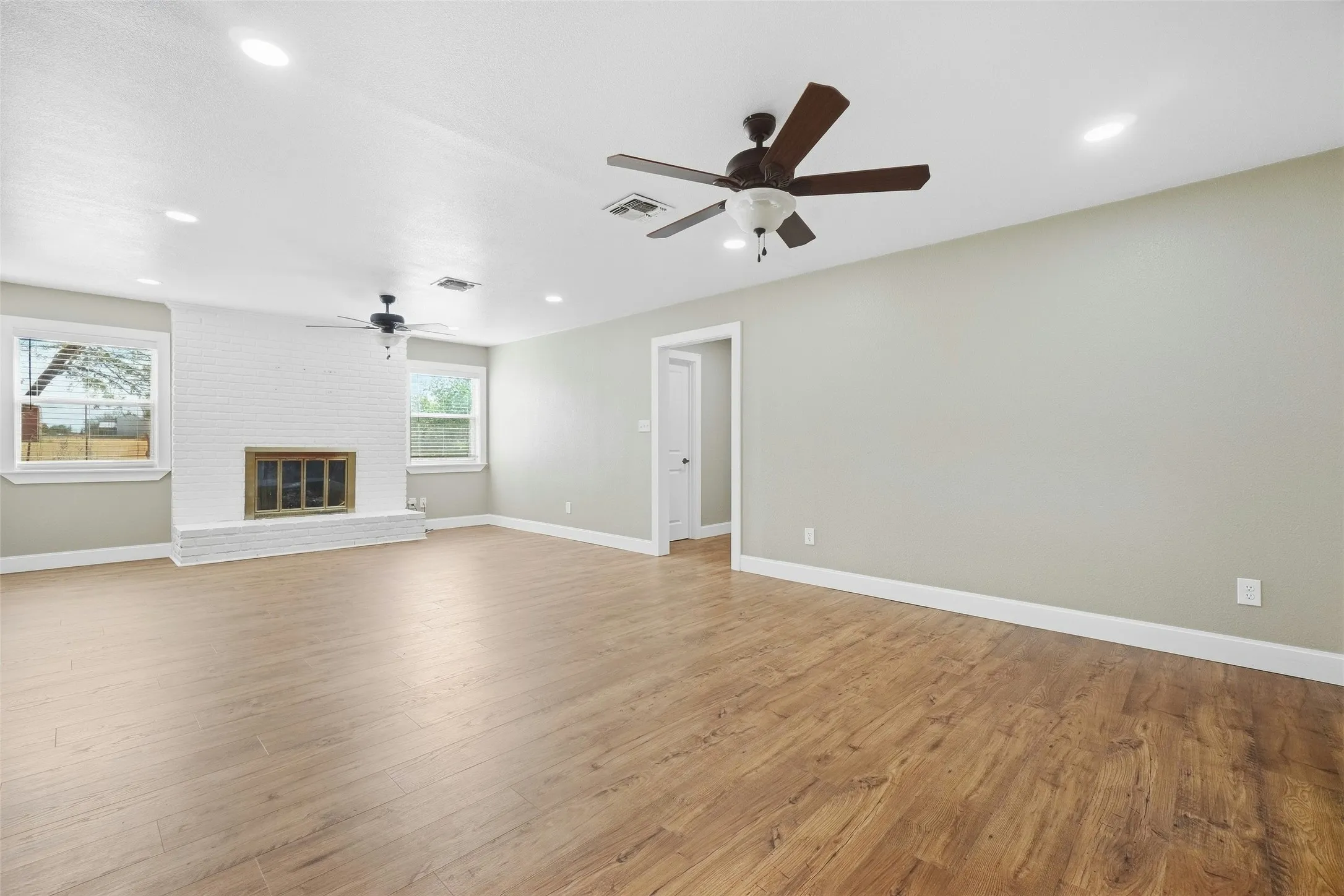 Single Family Residence For Sale in Hardeman County , 1202 Airport Road, Quanah, Texas 79252, 3 Bedroom, 3 Bathroom, Garage spaces, 1,918 Sqft, built in 1968, mls#21402486, Real Estate Agent in Quanah, Homes For Sale in Hardeman county, Homes For Sale in Quanah, Realtor in Quanah Texas, Real Estate Brokerage Independent Realty Texas, Luminita Cordes Realtor