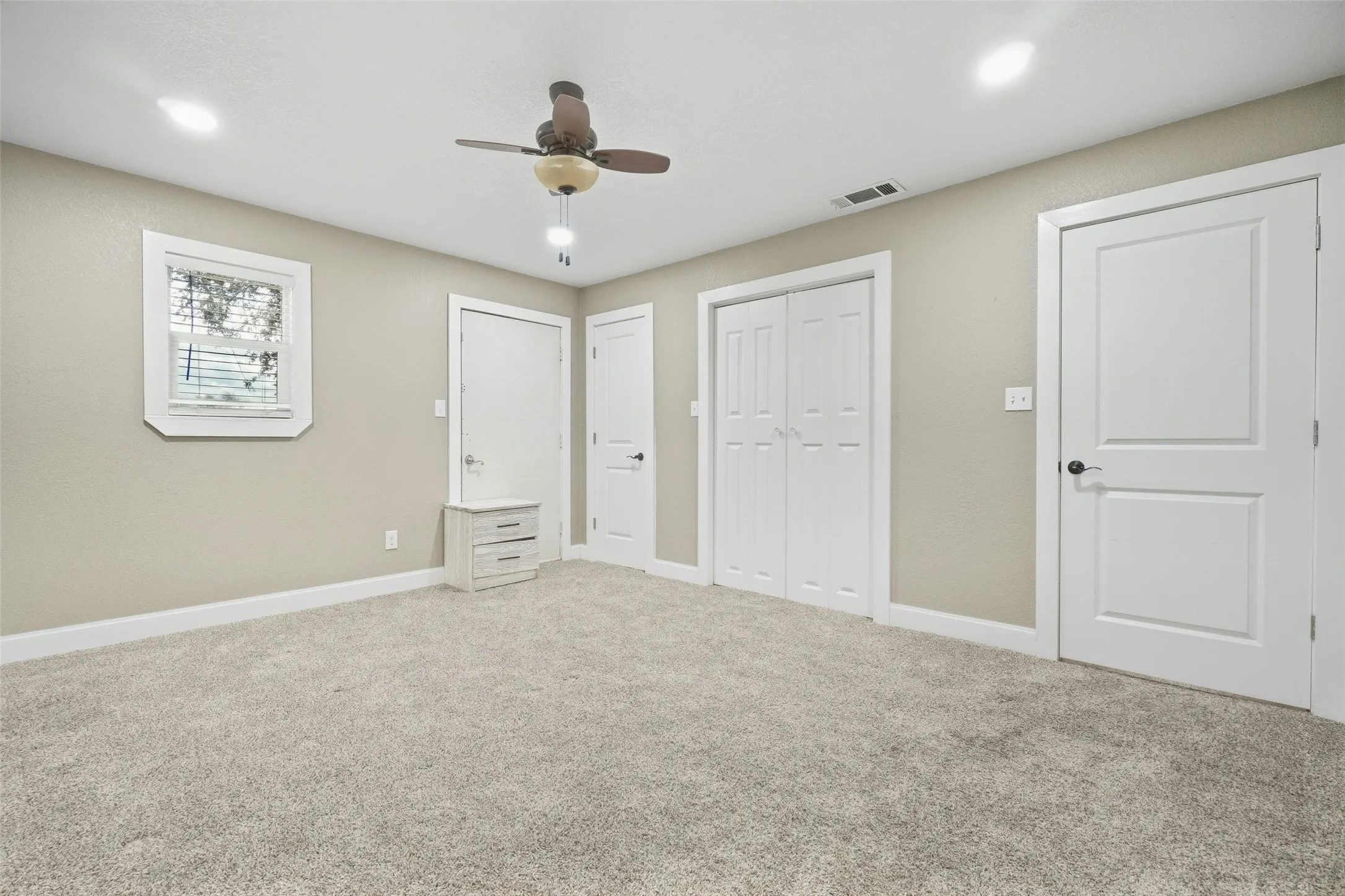 Single Family Residence For Sale in Hardeman County , 1202 Airport Road, Quanah, Texas 79252, 3 Bedroom, 3 Bathroom, Garage spaces, 1,918 Sqft, built in 1968, mls#21402486, Real Estate Agent in Quanah, Homes For Sale in Hardeman county, Homes For Sale in Quanah, Realtor in Quanah Texas, Real Estate Brokerage Independent Realty Texas, Luminita Cordes Realtor