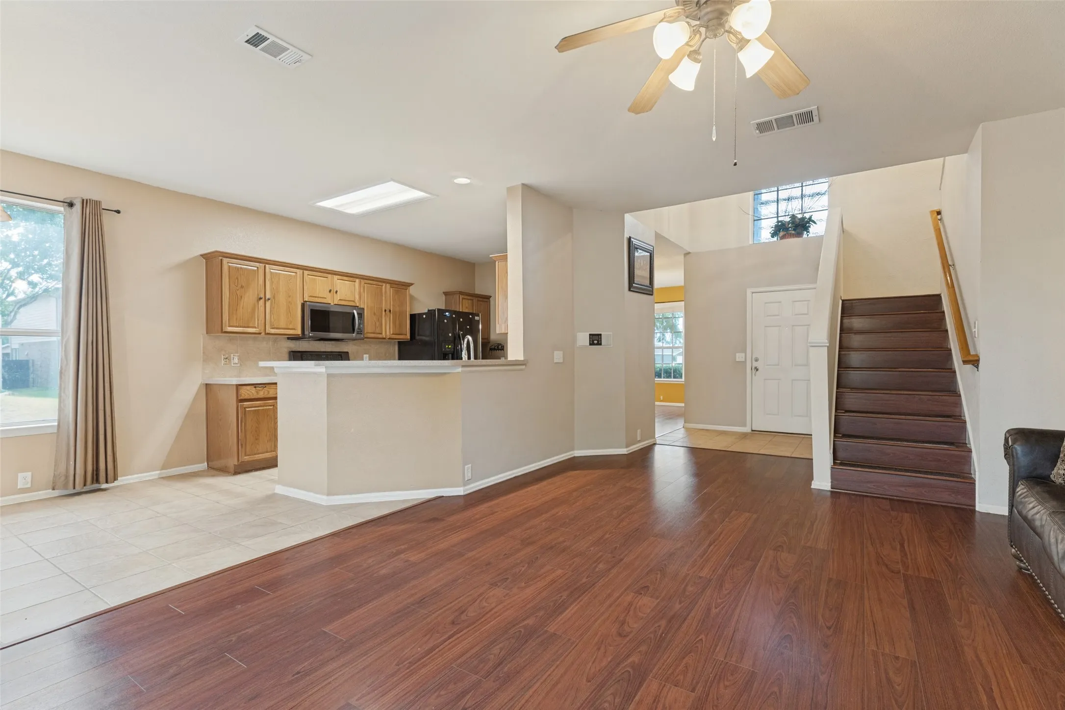 Single Family Residence For Sale in Tarrant County , 3000 Gettysburg Lane, Fort Worth, Texas 76123, 4 Bedroom, 3 Bathroom, 2 Garage spaces, 2,732 Sqft, built in 2005, mls#21402492, Real Estate Agent in Fort Worth, Homes For Sale in Tarrant county, Homes For Sale in Fort Worth, Realtor in Fort Worth Texas, Real Estate Brokerage Independent Realty Texas, Luminita Cordes Realtor