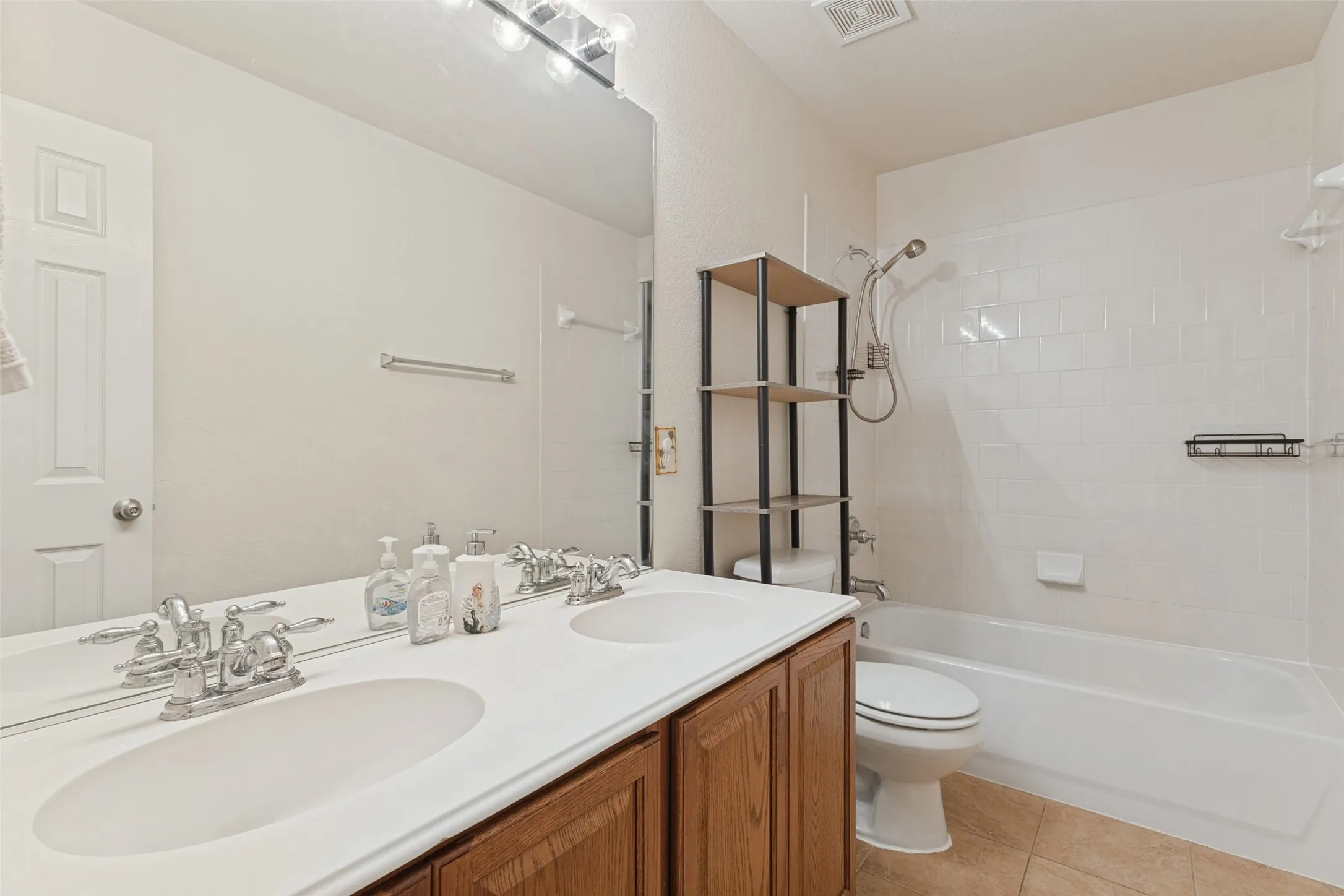 Upstairs Full Bath