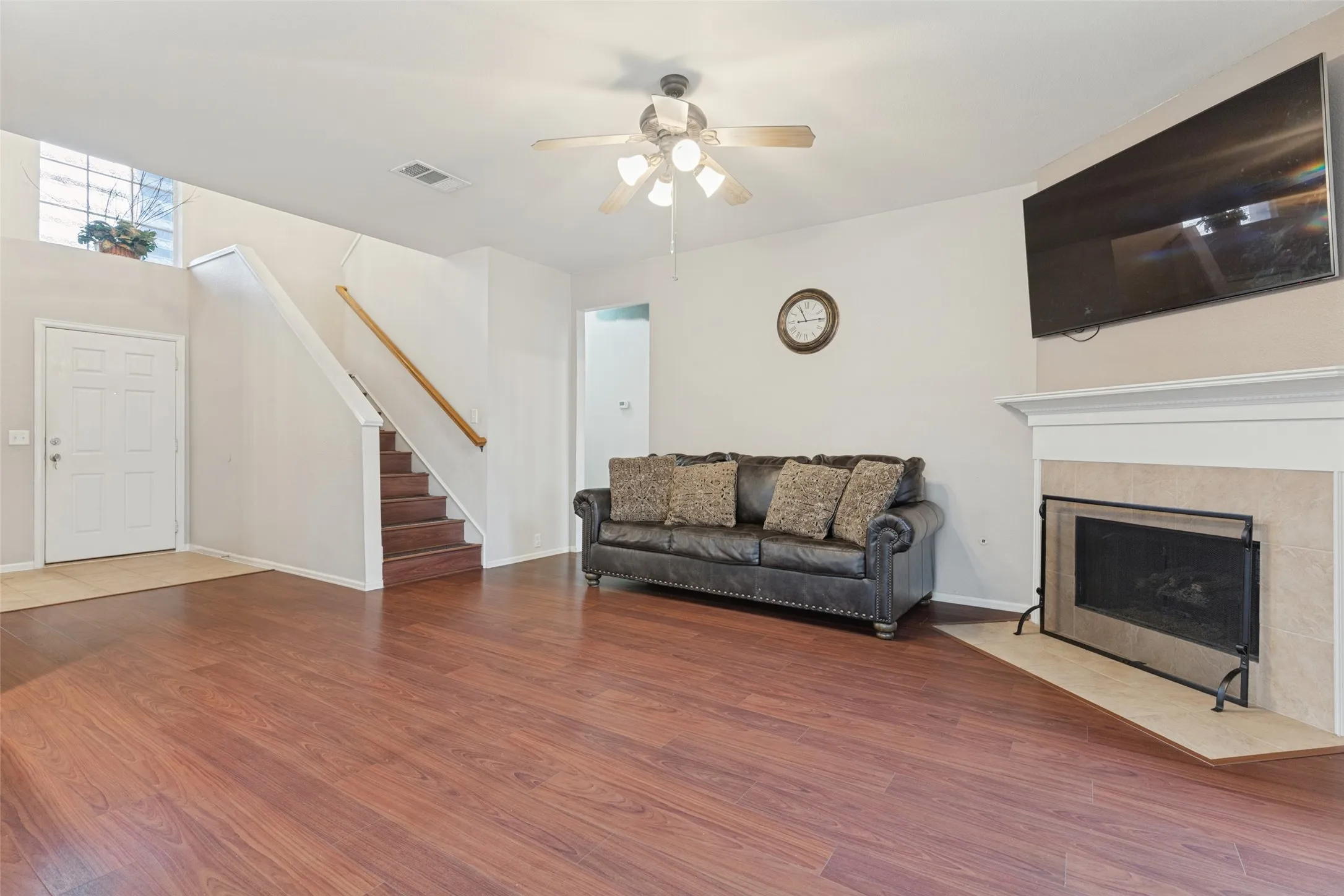 Single Family Residence For Sale in Tarrant County , 3000 Gettysburg Lane, Fort Worth, Texas 76123, 4 Bedroom, 3 Bathroom, 2 Garage spaces, 2,732 Sqft, built in 2005, mls#21402492, Real Estate Agent in Fort Worth, Homes For Sale in Tarrant county, Homes For Sale in Fort Worth, Realtor in Fort Worth Texas, Real Estate Brokerage Independent Realty Texas, Luminita Cordes Realtor