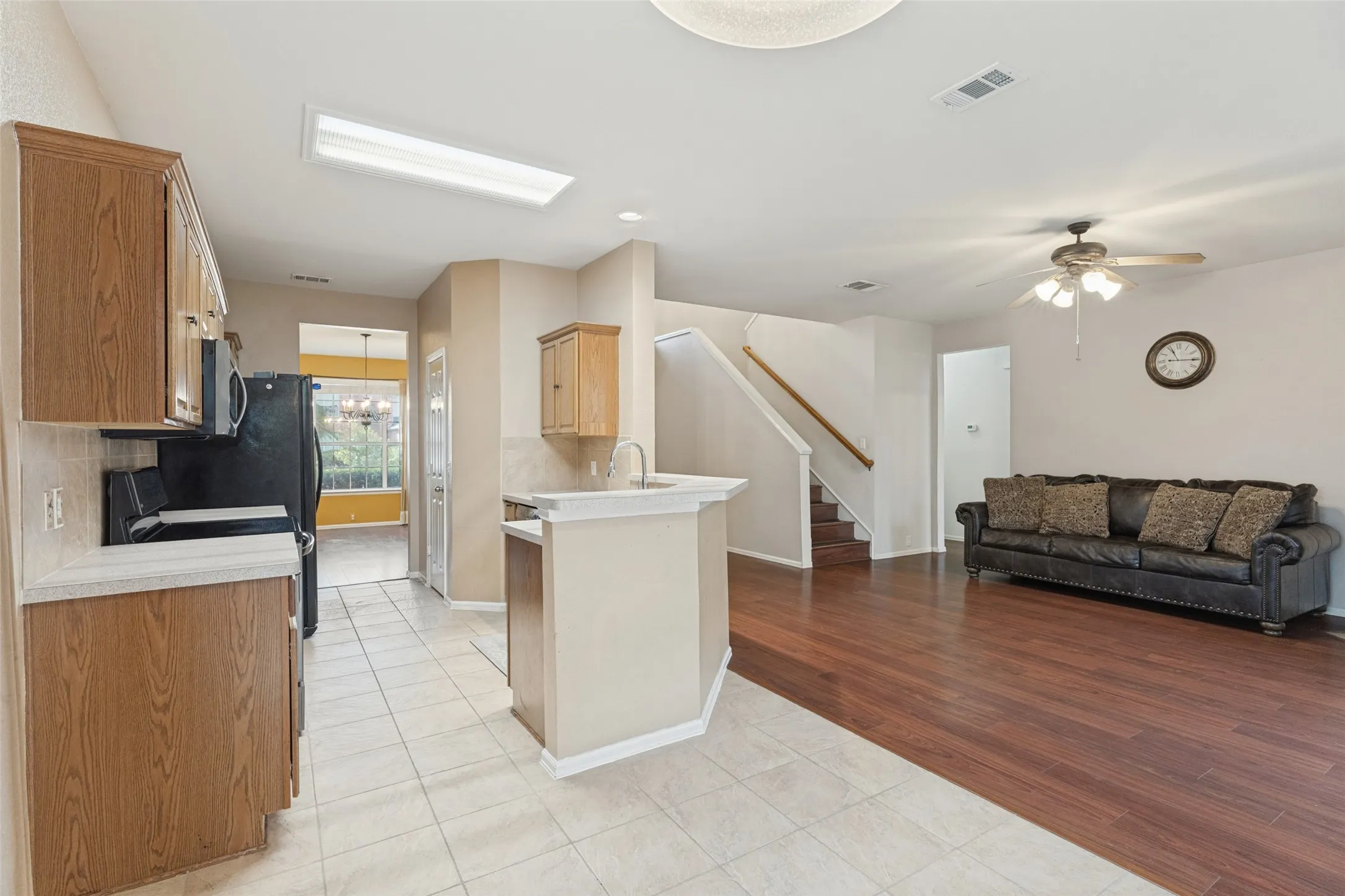 Single Family Residence For Sale in Tarrant County , 3000 Gettysburg Lane, Fort Worth, Texas 76123, 4 Bedroom, 3 Bathroom, 2 Garage spaces, 2,732 Sqft, built in 2005, mls#21402492, Real Estate Agent in Fort Worth, Homes For Sale in Tarrant county, Homes For Sale in Fort Worth, Realtor in Fort Worth Texas, Real Estate Brokerage Independent Realty Texas, Luminita Cordes Realtor