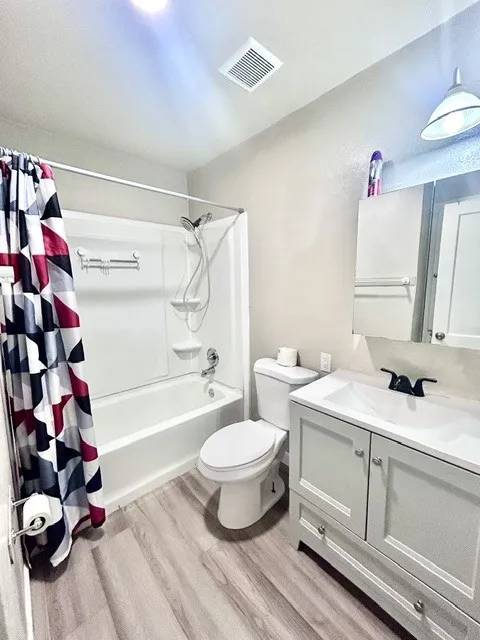 Single Family Residence For Rent in Dallas County , 904 W Ave E, Garland, Texas 75040, 2 Bedroom, 10 Bathroom, Garage spaces, 780 Sqft, built in 1950, mls#21402493, Real Estate Agent in Garland, Homes For Rent in Dallas county, Homes For Rent in Garland, Realtor in Garland Texas, Real Estate Brokerage Independent Realty Texas, Luminita Cordes Realtor