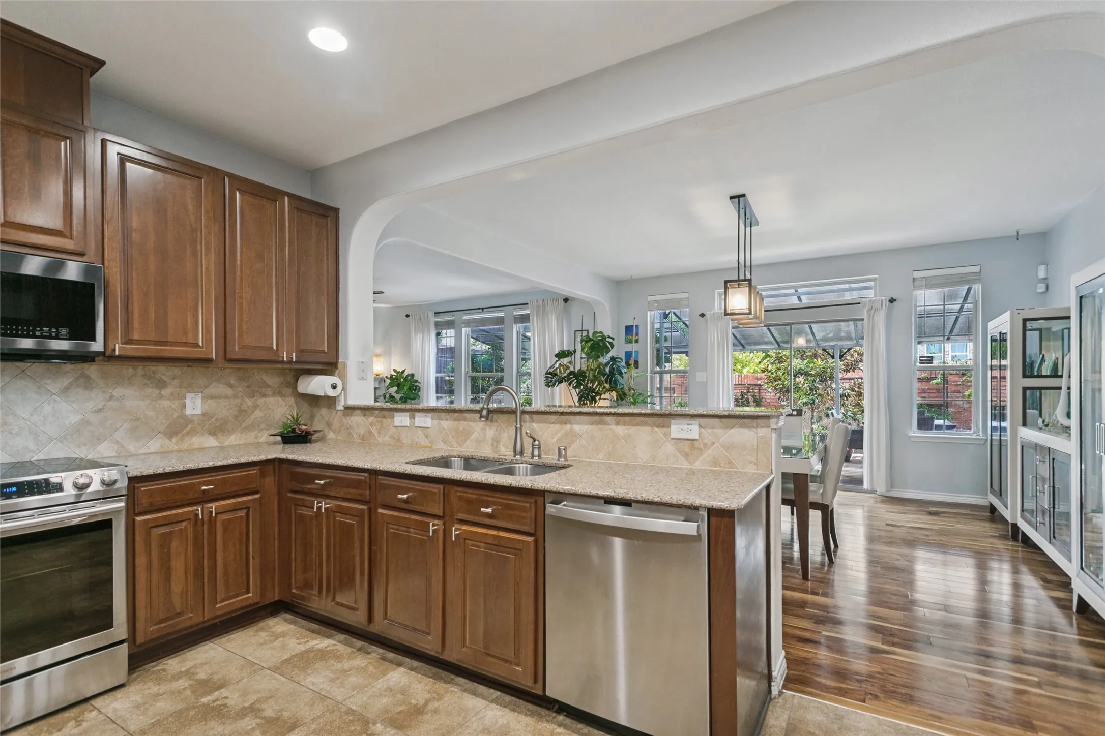 Single Family Residence For Sale in Collin County , 6501 Texana Way, Plano, Texas 75074, 3 Bedroom, 3 Bathroom, 2 Garage spaces, 2,784 Sqft, built in 2009, mls#21402494, Real Estate Agent in Plano, Homes For Sale in Collin county, Homes For Sale in Plano, Realtor in Plano Texas, Real Estate Brokerage Independent Realty Texas, Luminita Cordes Realtor
