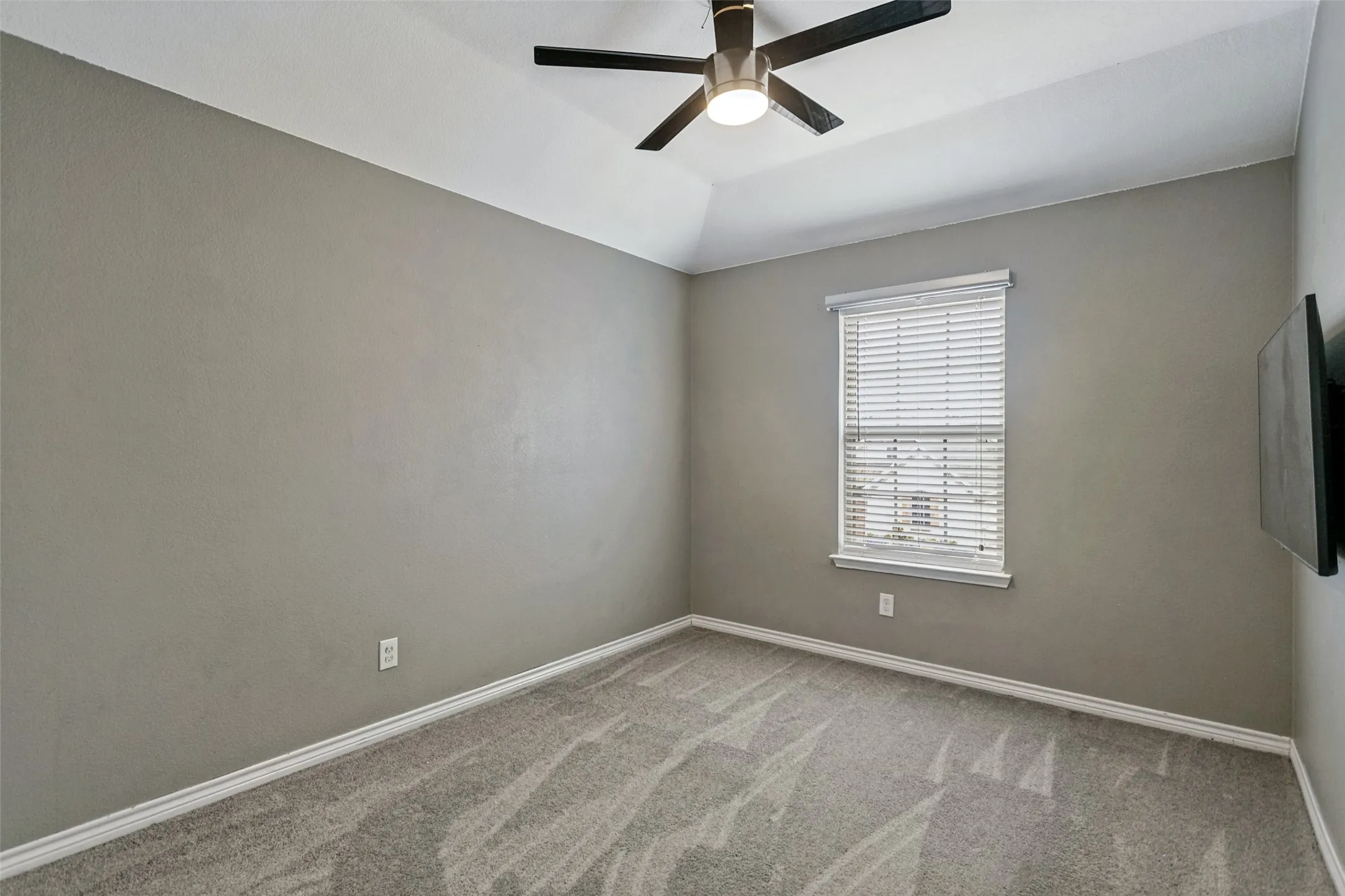 Single Family Residence For Sale in Collin County , 6501 Texana Way, Plano, Texas 75074, 3 Bedroom, 3 Bathroom, 2 Garage spaces, 2,784 Sqft, built in 2009, mls#21402494, Real Estate Agent in Plano, Homes For Sale in Collin county, Homes For Sale in Plano, Realtor in Plano Texas, Real Estate Brokerage Independent Realty Texas, Luminita Cordes Realtor