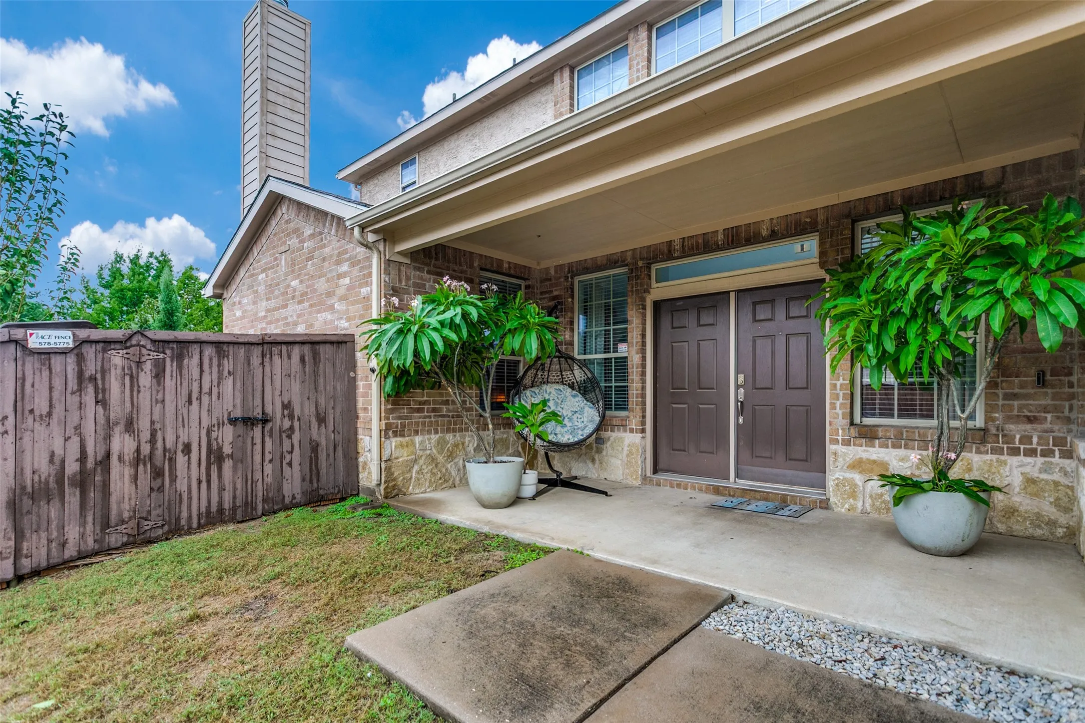 Single Family Residence For Sale in Collin County , 6501 Texana Way, Plano, Texas 75074, 3 Bedroom, 3 Bathroom, 2 Garage spaces, 2,784 Sqft, built in 2009, mls#21402494, Real Estate Agent in Plano, Homes For Sale in Collin county, Homes For Sale in Plano, Realtor in Plano Texas, Real Estate Brokerage Independent Realty Texas, Luminita Cordes Realtor