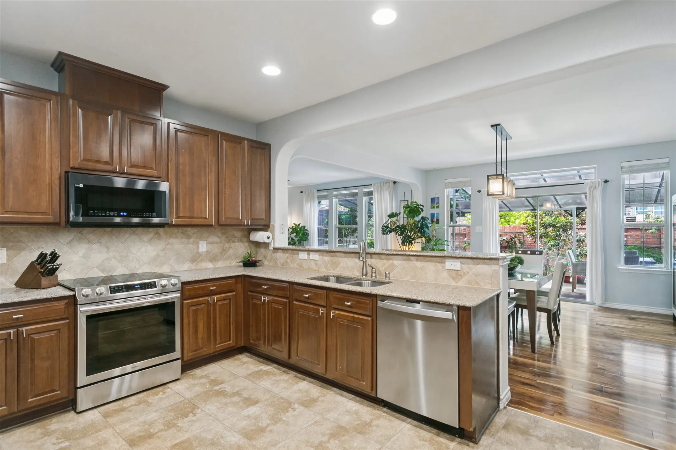 Single Family Residence For Sale in Collin County , 6501 Texana Way, Plano, Texas 75074, 3 Bedroom, 3 Bathroom, 2 Garage spaces, 2,784 Sqft, built in 2009, mls#21402494, Real Estate Agent in Plano, Homes For Sale in Collin county, Homes For Sale in Plano, Realtor in Plano Texas, Real Estate Brokerage Independent Realty Texas, Luminita Cordes Realtor