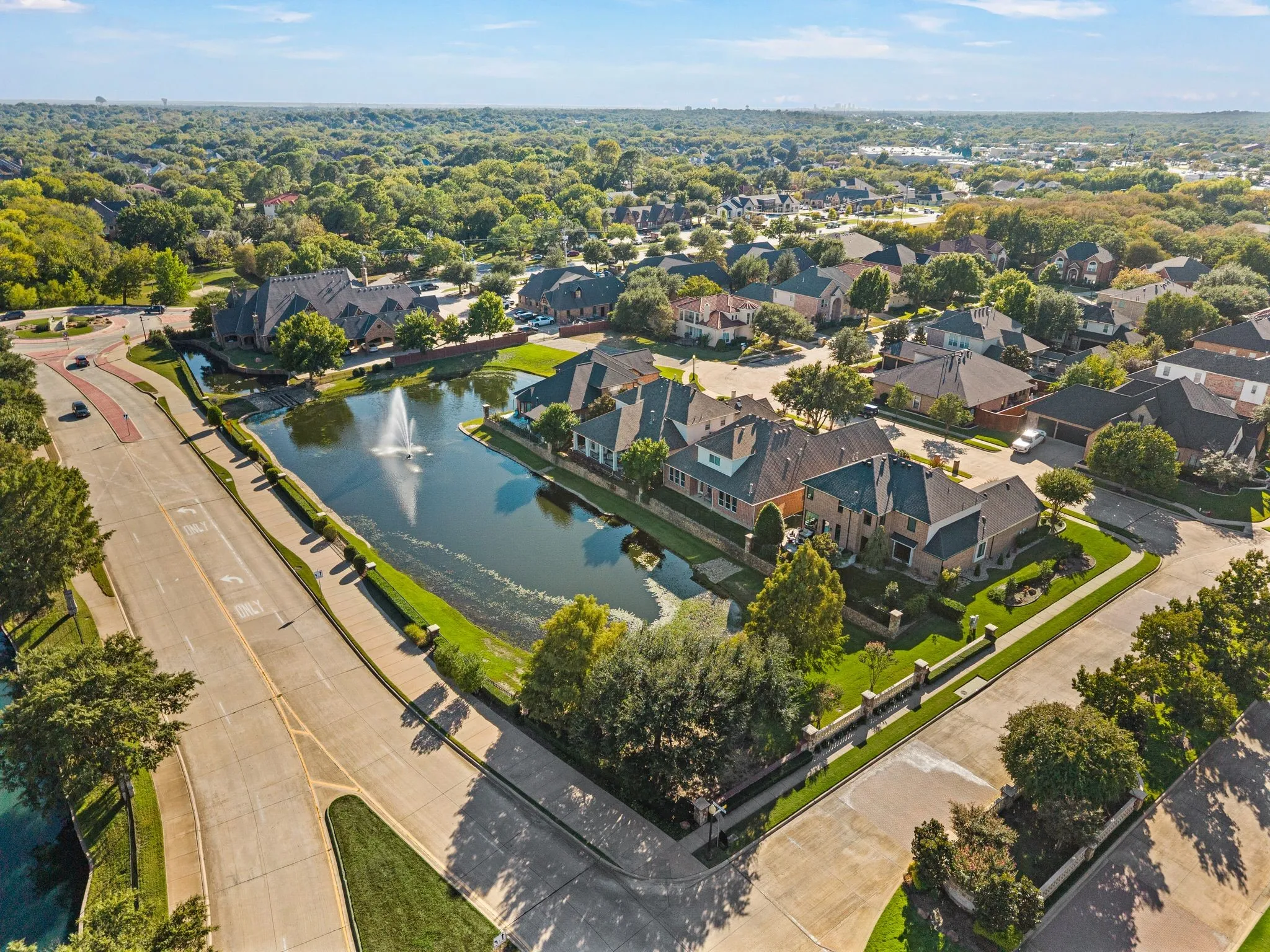Single Family Residence For Sale in Tarrant County , 5009 San Gabriel Avenue, Colleyville, Texas 76034, 4 Bedroom, 4 Bathroom, 2 Garage spaces, 3,072 Sqft, built in 2003, mls#21392868, Real Estate Agent in Colleyville, Homes For Sale in Tarrant county, Homes For Sale in Colleyville, Realtor in Colleyville Texas, Real Estate Brokerage Independent Realty Texas, Luminita Cordes Realtor