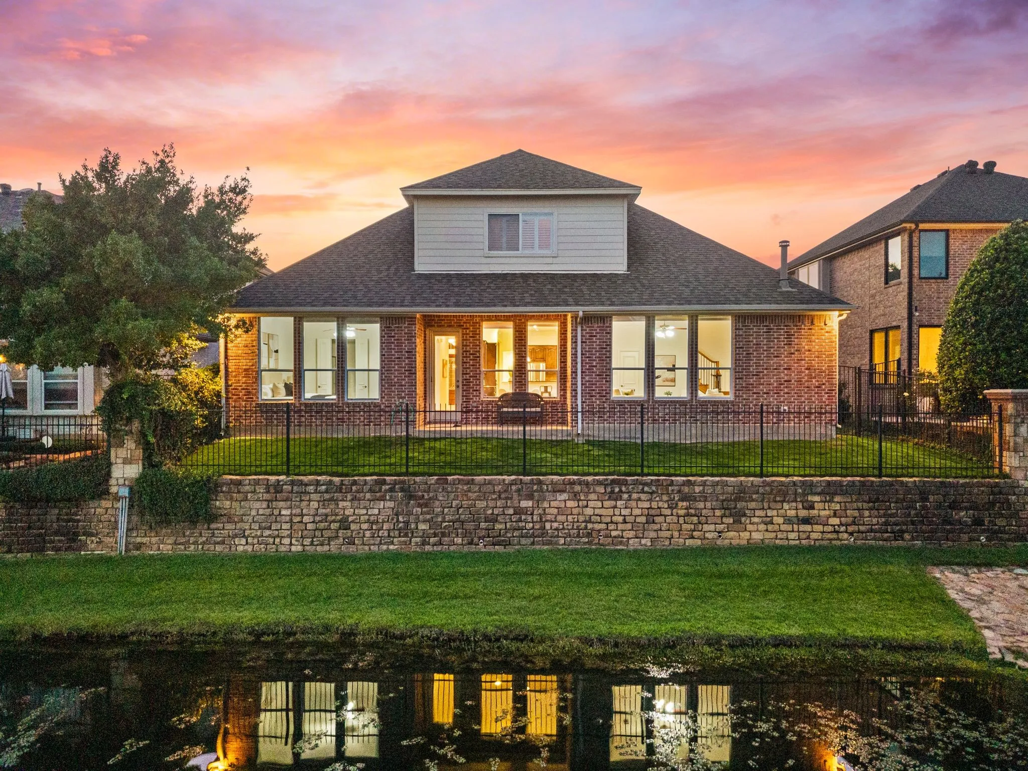 Single Family Residence For Sale in Tarrant County , 5009 San Gabriel Avenue, Colleyville, Texas 76034, 4 Bedroom, 4 Bathroom, 2 Garage spaces, 3,072 Sqft, built in 2003, mls#21392868, Real Estate Agent in Colleyville, Homes For Sale in Tarrant county, Homes For Sale in Colleyville, Realtor in Colleyville Texas, Real Estate Brokerage Independent Realty Texas, Luminita Cordes Realtor
