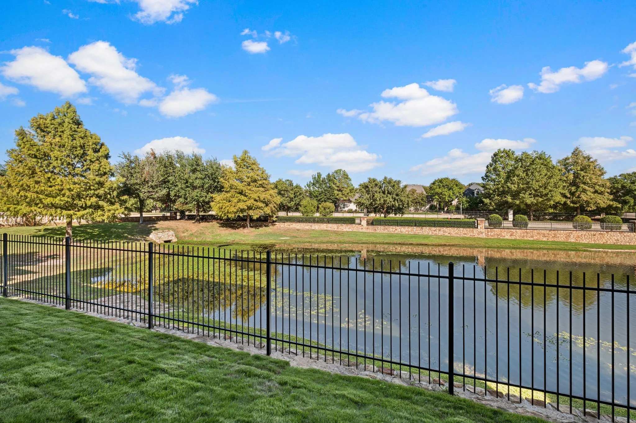 Single Family Residence For Sale in Tarrant County , 5009 San Gabriel Avenue, Colleyville, Texas 76034, 4 Bedroom, 4 Bathroom, 2 Garage spaces, 3,072 Sqft, built in 2003, mls#21392868, Real Estate Agent in Colleyville, Homes For Sale in Tarrant county, Homes For Sale in Colleyville, Realtor in Colleyville Texas, Real Estate Brokerage Independent Realty Texas, Luminita Cordes Realtor