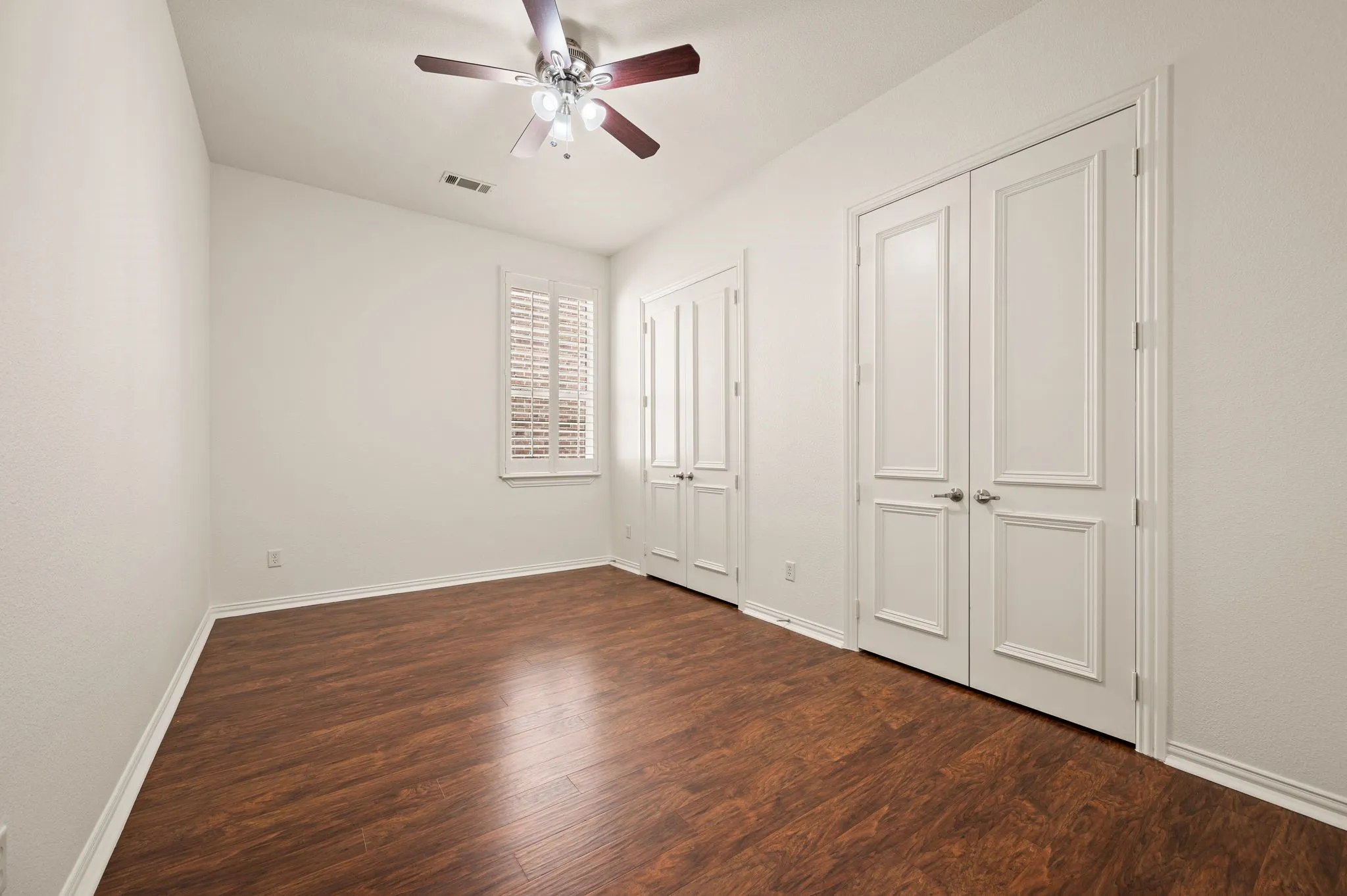 Single Family Residence For Sale in Tarrant County , 5009 San Gabriel Avenue, Colleyville, Texas 76034, 4 Bedroom, 4 Bathroom, 2 Garage spaces, 3,072 Sqft, built in 2003, mls#21392868, Real Estate Agent in Colleyville, Homes For Sale in Tarrant county, Homes For Sale in Colleyville, Realtor in Colleyville Texas, Real Estate Brokerage Independent Realty Texas, Luminita Cordes Realtor