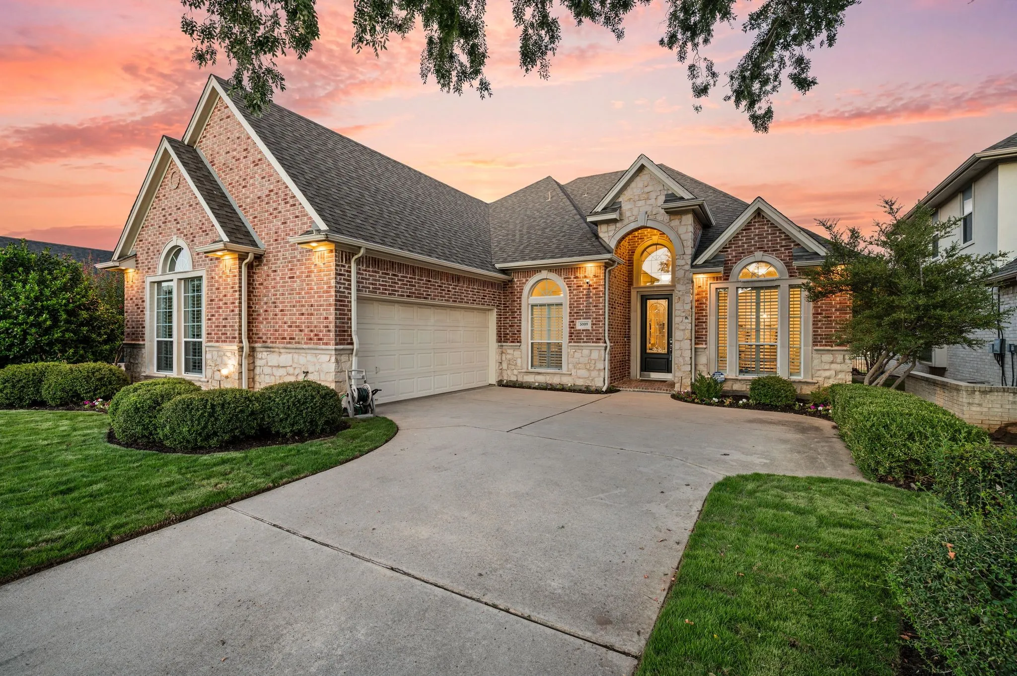 Single Family Residence For Sale in Tarrant County , 5009 San Gabriel Avenue, Colleyville, Texas 76034, 4 Bedroom, 4 Bathroom, 2 Garage spaces, 3,072 Sqft, built in 2003, mls#21392868, Real Estate Agent in Colleyville, Homes For Sale in Tarrant county, Homes For Sale in Colleyville, Realtor in Colleyville Texas, Real Estate Brokerage Independent Realty Texas, Luminita Cordes Realtor
