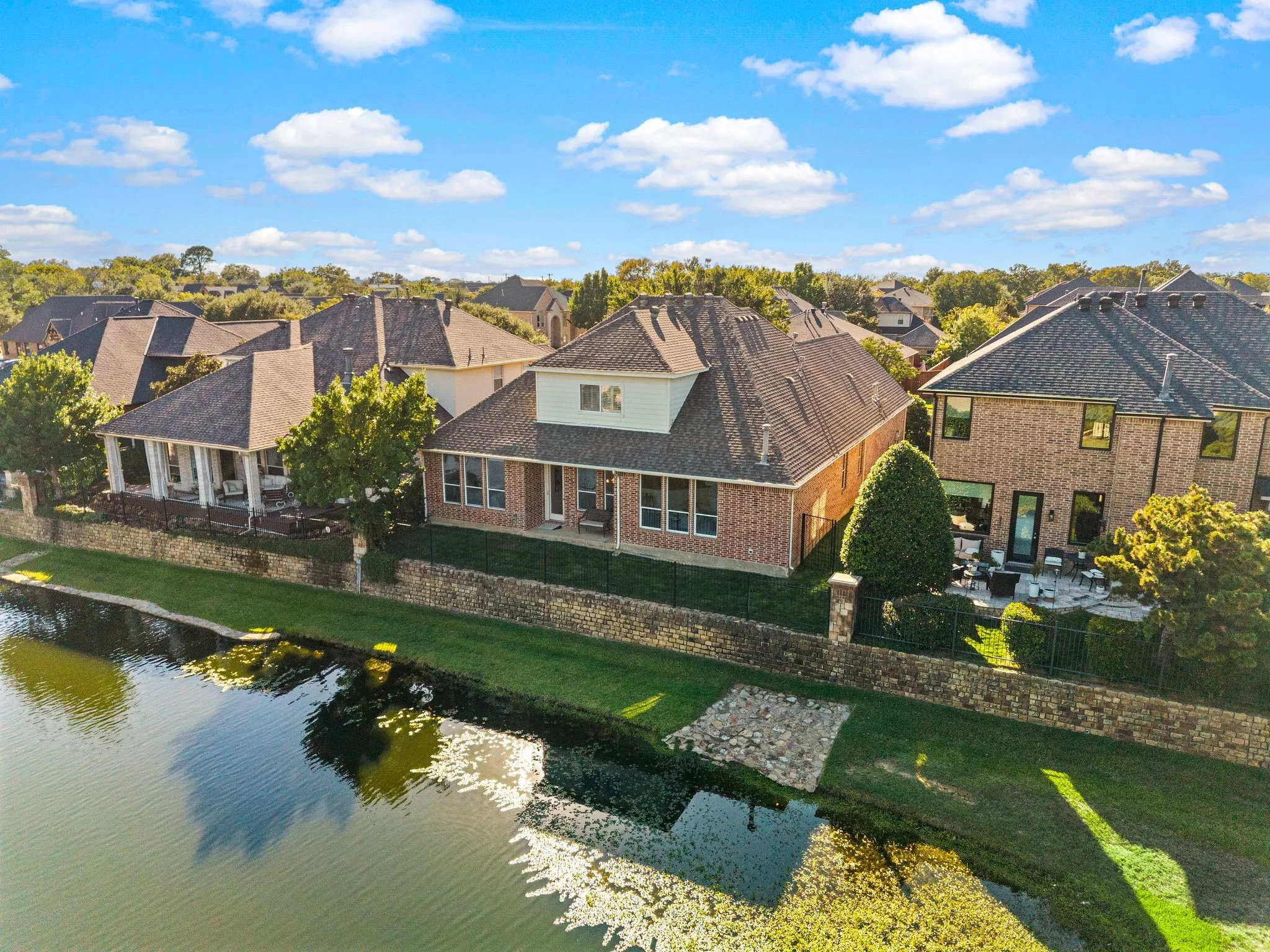 Single Family Residence For Sale in Tarrant County , 5009 San Gabriel Avenue, Colleyville, Texas 76034, 4 Bedroom, 4 Bathroom, 2 Garage spaces, 3,072 Sqft, built in 2003, mls#21392868, Real Estate Agent in Colleyville, Homes For Sale in Tarrant county, Homes For Sale in Colleyville, Realtor in Colleyville Texas, Real Estate Brokerage Independent Realty Texas, Luminita Cordes Realtor