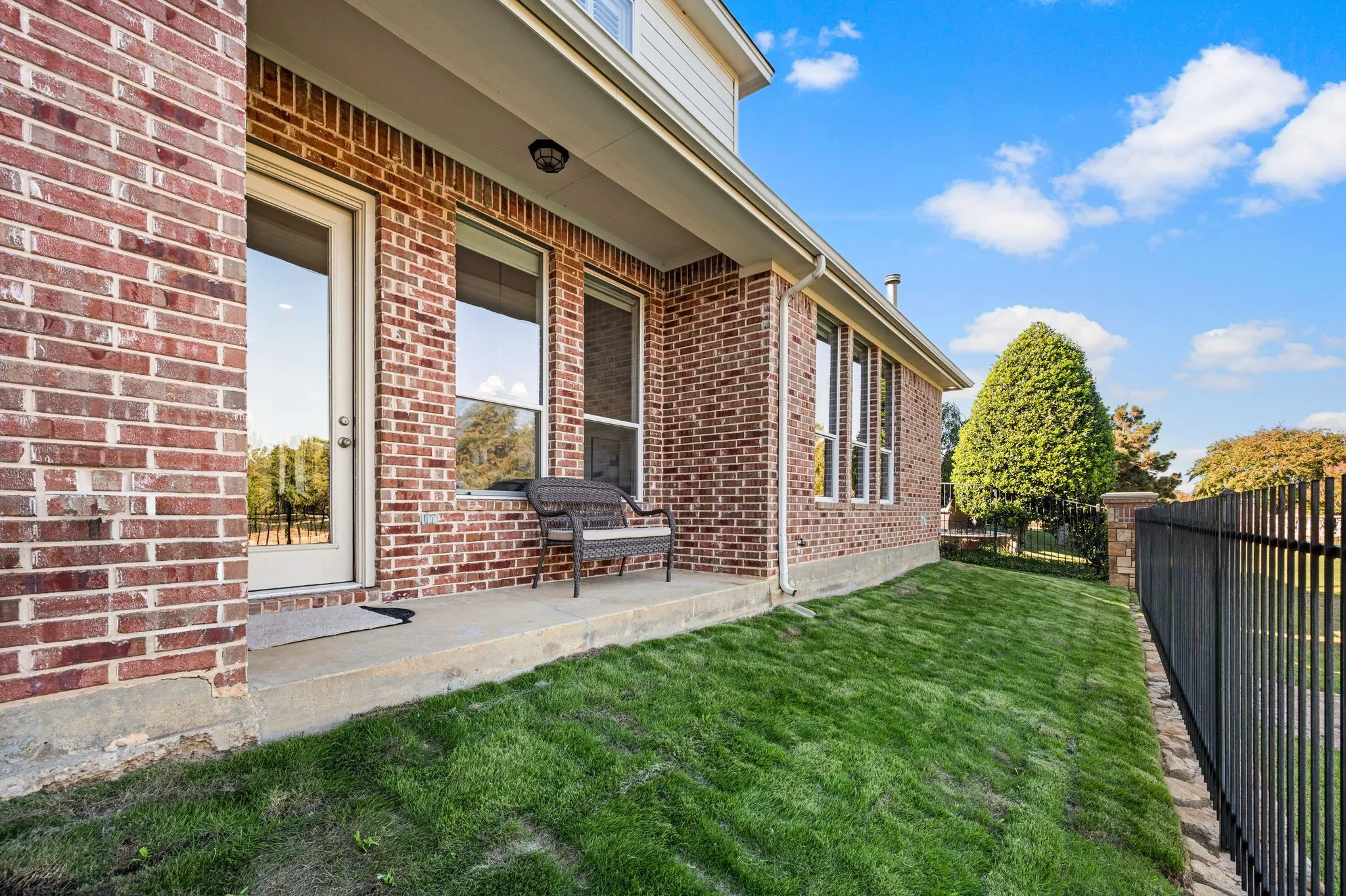 Single Family Residence For Sale in Tarrant County , 5009 San Gabriel Avenue, Colleyville, Texas 76034, 4 Bedroom, 4 Bathroom, 2 Garage spaces, 3,072 Sqft, built in 2003, mls#21392868, Real Estate Agent in Colleyville, Homes For Sale in Tarrant county, Homes For Sale in Colleyville, Realtor in Colleyville Texas, Real Estate Brokerage Independent Realty Texas, Luminita Cordes Realtor