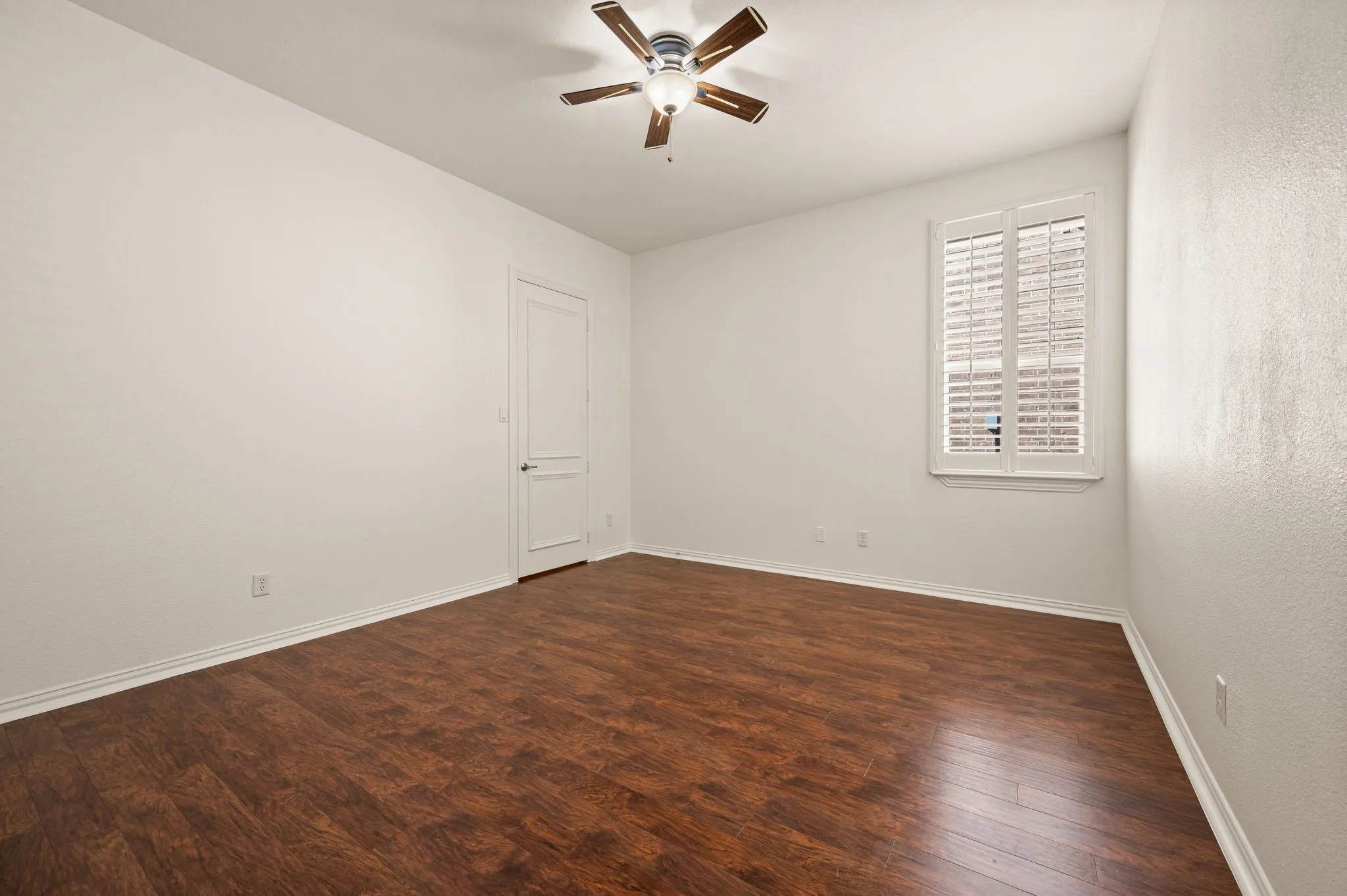 Single Family Residence For Sale in Tarrant County , 5009 San Gabriel Avenue, Colleyville, Texas 76034, 4 Bedroom, 4 Bathroom, 2 Garage spaces, 3,072 Sqft, built in 2003, mls#21392868, Real Estate Agent in Colleyville, Homes For Sale in Tarrant county, Homes For Sale in Colleyville, Realtor in Colleyville Texas, Real Estate Brokerage Independent Realty Texas, Luminita Cordes Realtor