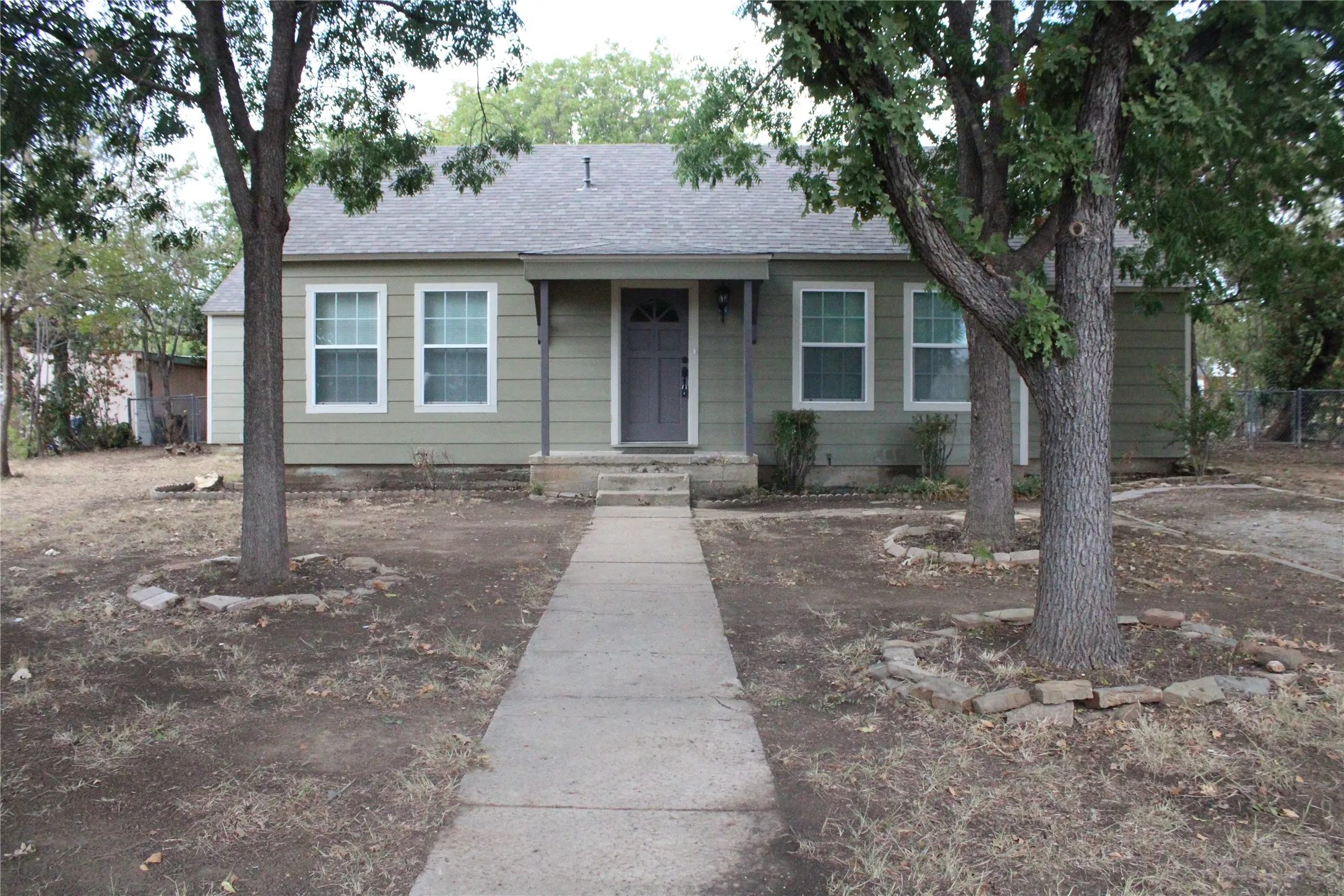 Single Family Residence For Sale in Brown County , 1021 SANTA CLARA DR, Brownwood, Texas 76801, 3 Bedroom, 2 Bathroom, Garage spaces, 1,630 Sqft, built in 0, mls#21402232, Real Estate Agent in Brownwood, Homes For Sale in Brown county, Homes For Sale in Brownwood, Realtor in Brownwood Texas, Real Estate Brokerage Independent Realty Texas, Luminita Cordes Realtor