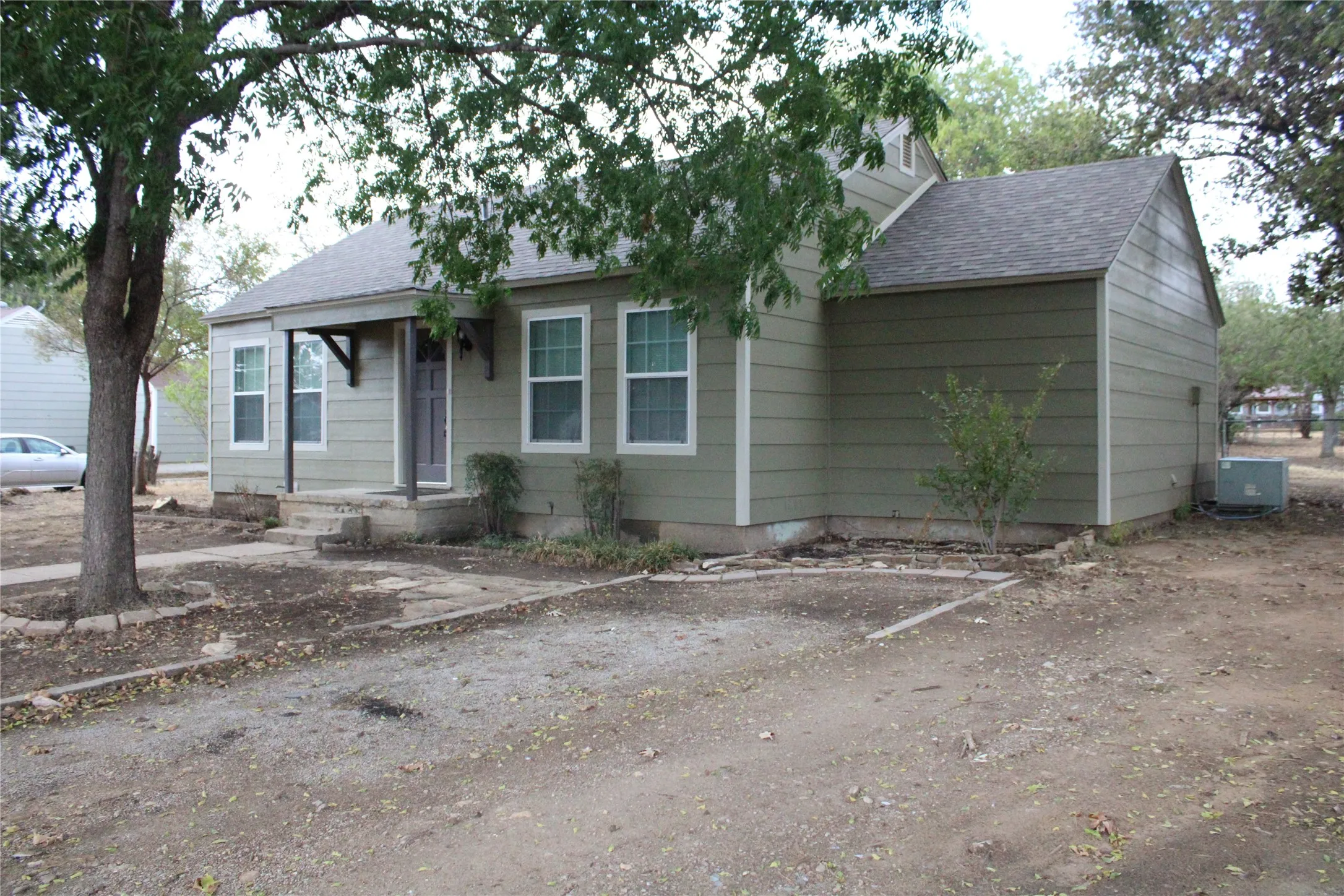 Single Family Residence For Sale in Brown County , 1021 SANTA CLARA DR, Brownwood, Texas 76801, 3 Bedroom, 2 Bathroom, Garage spaces, 1,630 Sqft, built in 0, mls#21402232, Real Estate Agent in Brownwood, Homes For Sale in Brown county, Homes For Sale in Brownwood, Realtor in Brownwood Texas, Real Estate Brokerage Independent Realty Texas, Luminita Cordes Realtor