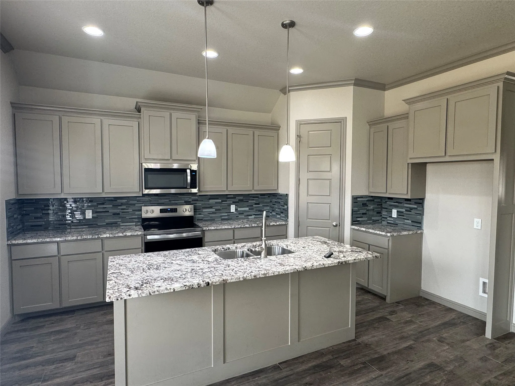 Single Family Residence For Sale in Hood County , 3205 Windcrest Drive, Granbury, Texas 76049, 3 Bedroom, 2 Bathroom, 2 Garage spaces, 1,758 Sqft, built in 2020, mls#21402501, Real Estate Agent in Granbury, Homes For Sale in Hood county, Homes For Sale in Granbury, Realtor in Granbury Texas, Real Estate Brokerage Independent Realty Texas, Luminita Cordes Realtor