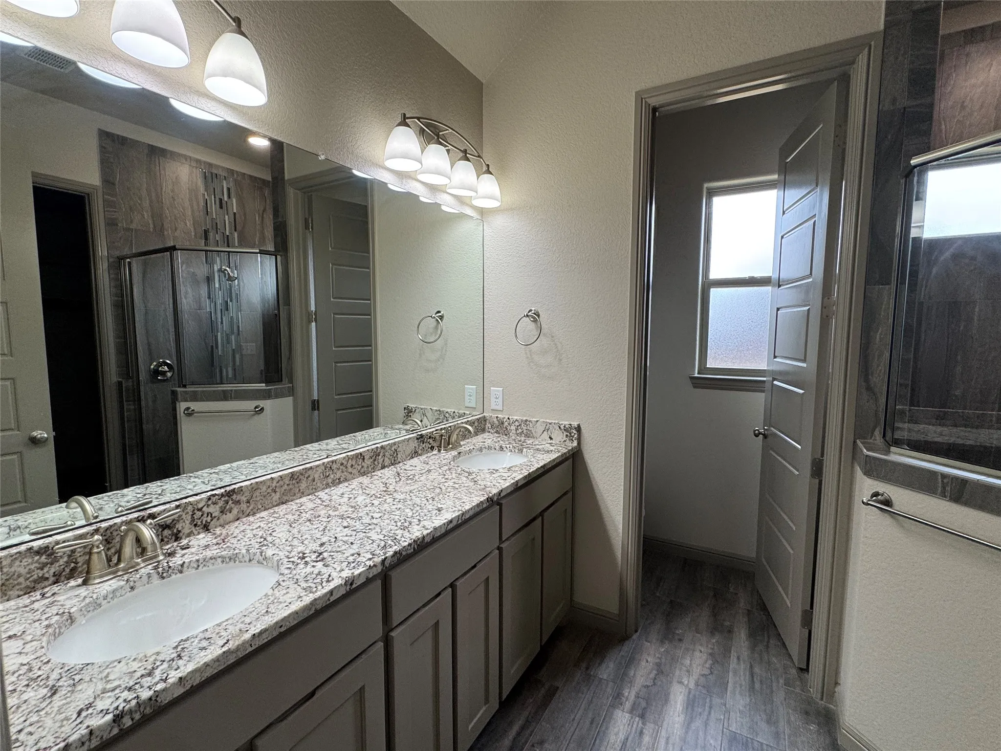 Single Family Residence For Sale in Hood County , 3205 Windcrest Drive, Granbury, Texas 76049, 3 Bedroom, 2 Bathroom, 2 Garage spaces, 1,758 Sqft, built in 2020, mls#21402501, Real Estate Agent in Granbury, Homes For Sale in Hood county, Homes For Sale in Granbury, Realtor in Granbury Texas, Real Estate Brokerage Independent Realty Texas, Luminita Cordes Realtor