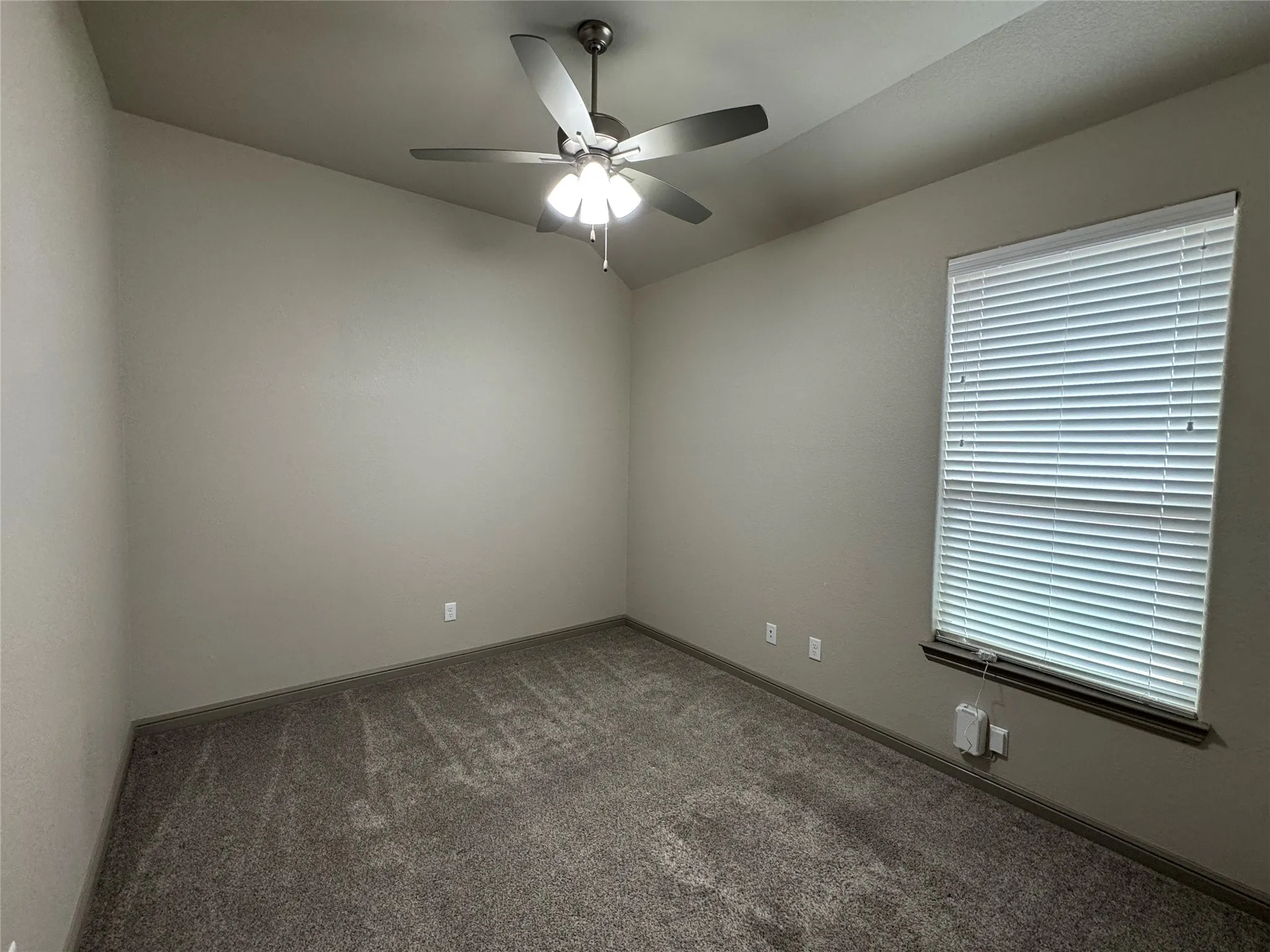 Single Family Residence For Sale in Hood County , 3205 Windcrest Drive, Granbury, Texas 76049, 3 Bedroom, 2 Bathroom, 2 Garage spaces, 1,758 Sqft, built in 2020, mls#21402501, Real Estate Agent in Granbury, Homes For Sale in Hood county, Homes For Sale in Granbury, Realtor in Granbury Texas, Real Estate Brokerage Independent Realty Texas, Luminita Cordes Realtor