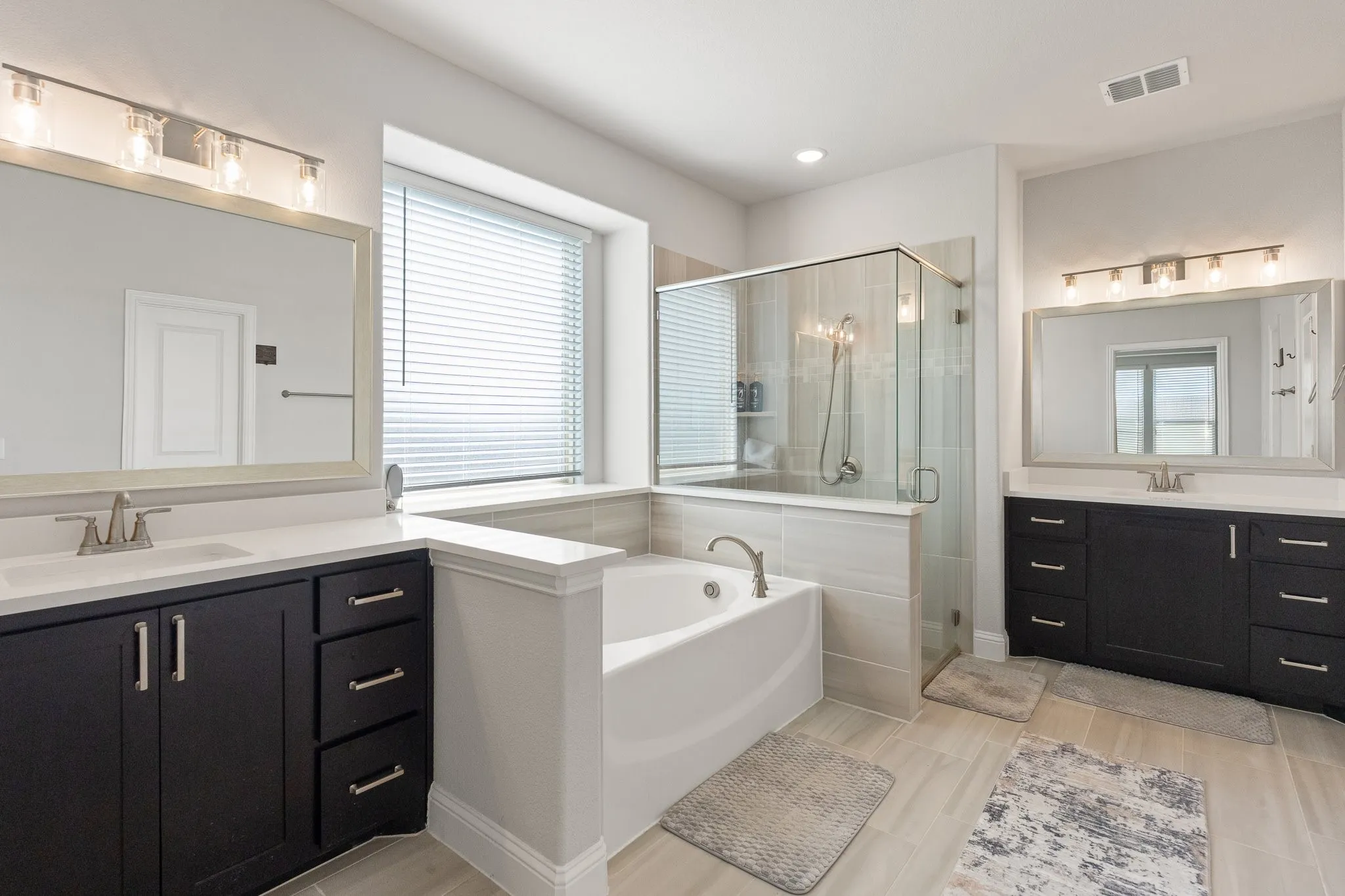 Single Family Residence For Sale in Johnson County , 12516 Panther Creek Drive, Godley, Texas 76044, 4 Bedroom, 4 Bathroom, 3 Garage spaces, 3,430 Sqft, built in 2024, mls#21401439, Real Estate Agent in Godley, Homes For Sale in Johnson county, Homes For Sale in Godley, Realtor in Godley Texas, Real Estate Brokerage Independent Realty Texas, Luminita Cordes Realtor