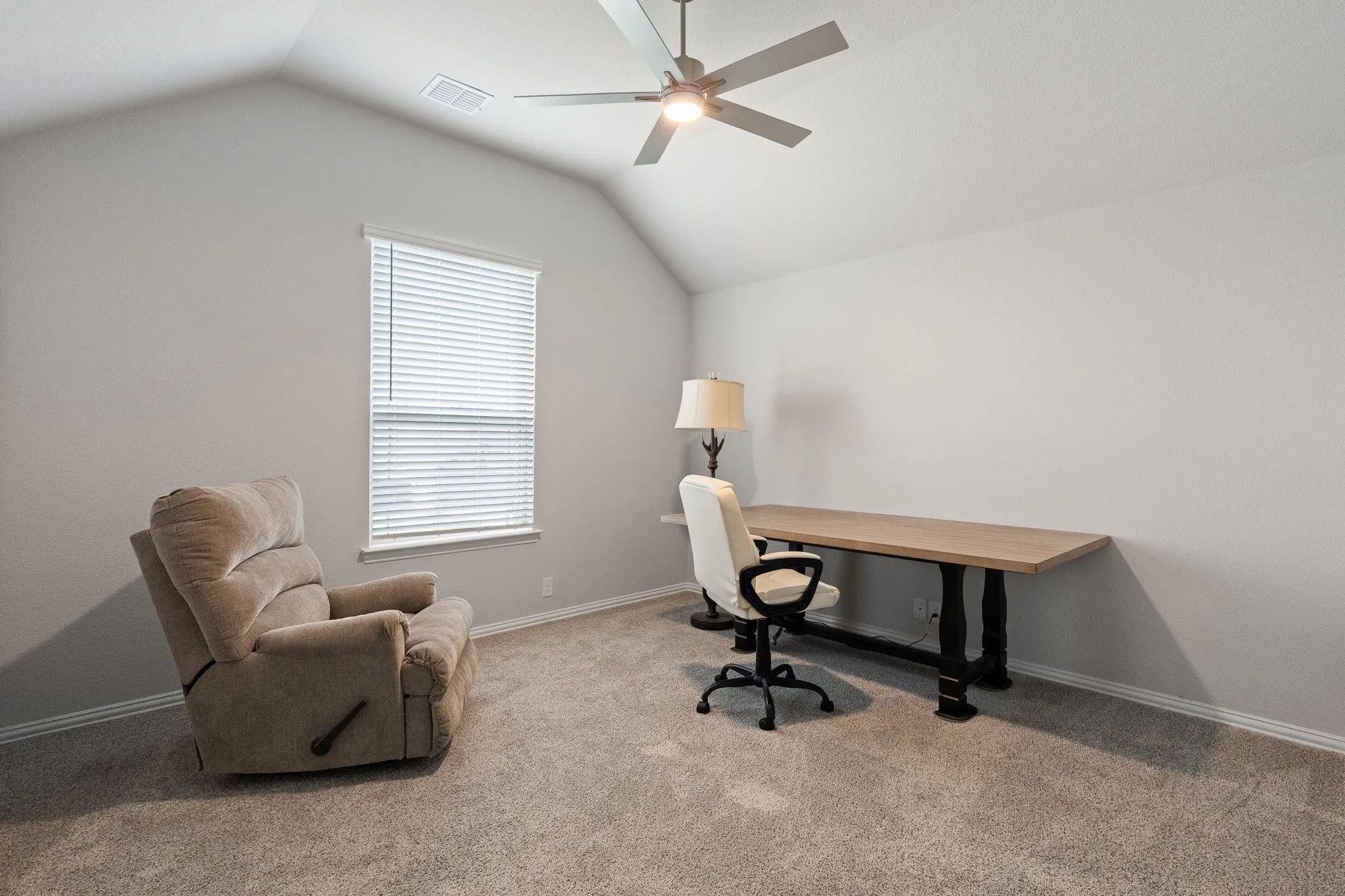Single Family Residence For Sale in Johnson County , 12516 Panther Creek Drive, Godley, Texas 76044, 4 Bedroom, 4 Bathroom, 3 Garage spaces, 3,430 Sqft, built in 2024, mls#21401439, Real Estate Agent in Godley, Homes For Sale in Johnson county, Homes For Sale in Godley, Realtor in Godley Texas, Real Estate Brokerage Independent Realty Texas, Luminita Cordes Realtor