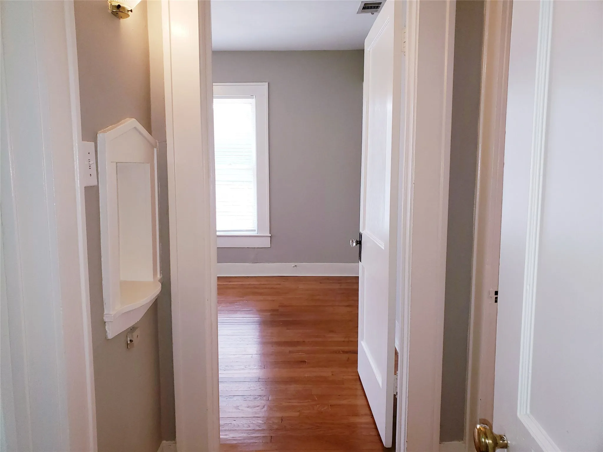 Duplex For Rent in Dallas County , 5815 LLANO Avenue, Dallas, Texas 75206, 1 Bedroom, 1 Bathroom, Garage spaces, 854 Sqft, built in 1927, mls#21388635, Real Estate Agent in Dallas, Homes For Rent in Dallas county, Homes For Rent in Dallas, Realtor in Dallas Texas, Real Estate Brokerage Independent Realty Texas, Luminita Cordes Realtor