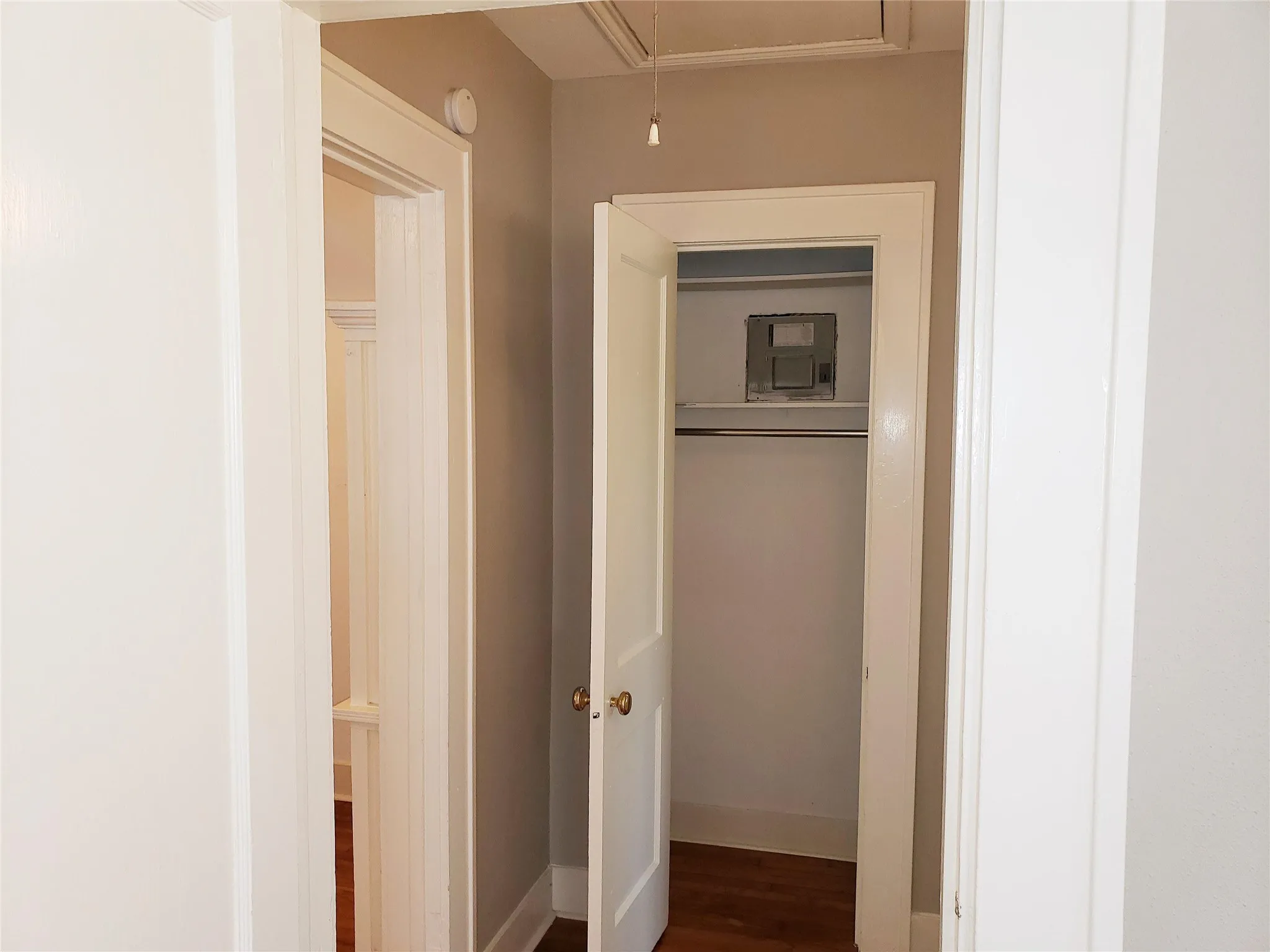 Duplex For Rent in Dallas County , 5815 LLANO Avenue, Dallas, Texas 75206, 1 Bedroom, 1 Bathroom, Garage spaces, 854 Sqft, built in 1927, mls#21388635, Real Estate Agent in Dallas, Homes For Rent in Dallas county, Homes For Rent in Dallas, Realtor in Dallas Texas, Real Estate Brokerage Independent Realty Texas, Luminita Cordes Realtor