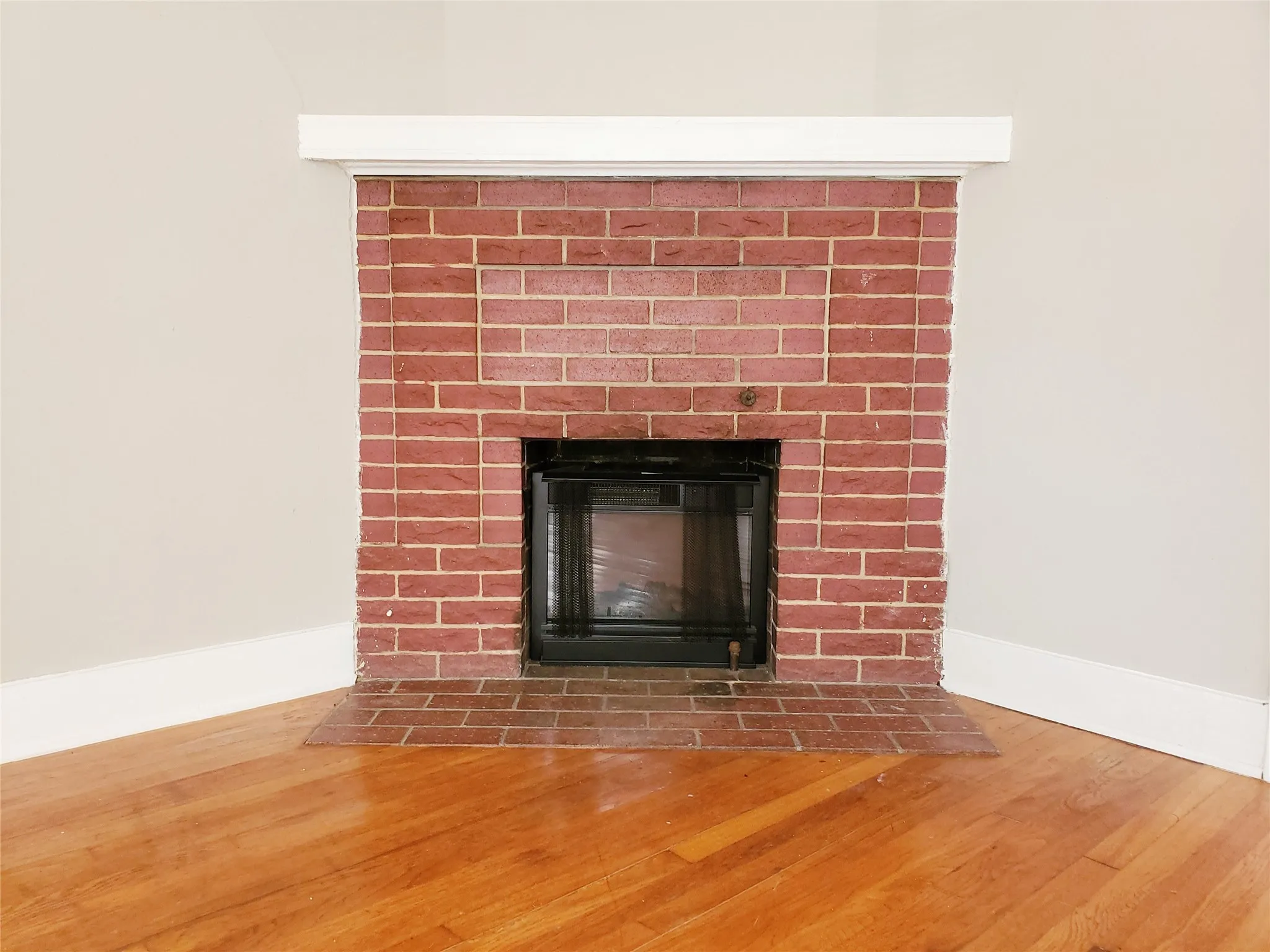 Duplex For Rent in Dallas County , 5815 LLANO Avenue, Dallas, Texas 75206, 1 Bedroom, 1 Bathroom, Garage spaces, 854 Sqft, built in 1927, mls#21388635, Real Estate Agent in Dallas, Homes For Rent in Dallas county, Homes For Rent in Dallas, Realtor in Dallas Texas, Real Estate Brokerage Independent Realty Texas, Luminita Cordes Realtor