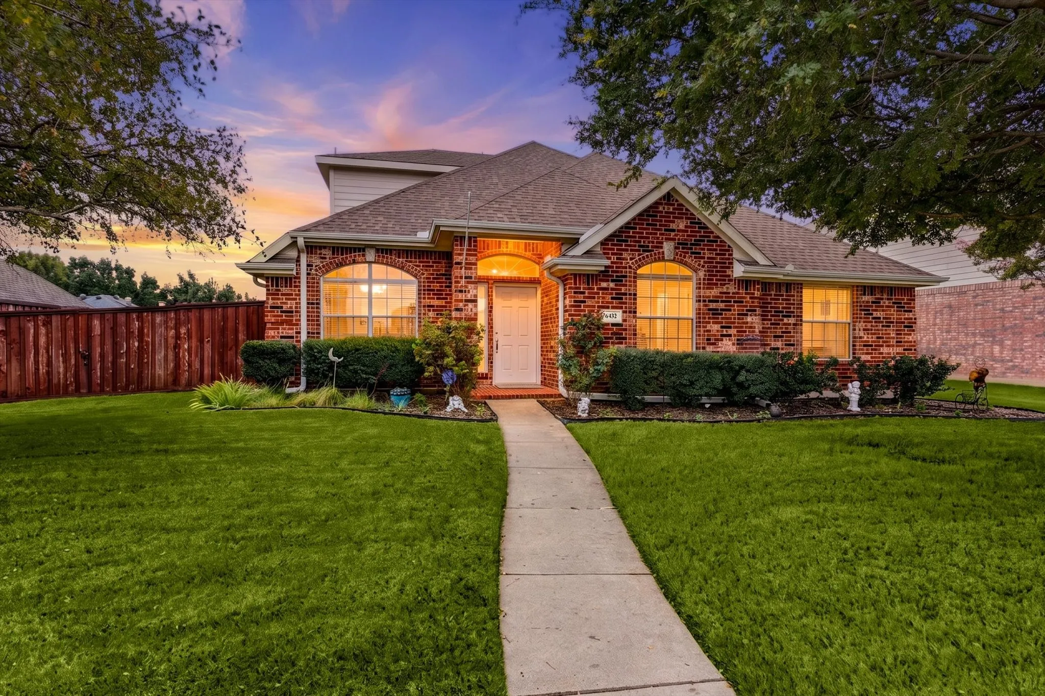 Single Family Residence For Sale in Denton County , 6432 Barstow Lane, The Colony, Texas 75056, 4 Bedroom, 2 Bathroom, 3 Garage spaces, 2,339 Sqft, built in 1999, mls#21400333, Real Estate Agent in The Colony, Homes For Sale in Denton county, Homes For Sale in The Colony, Realtor in The Colony Texas, Real Estate Brokerage Independent Realty Texas, Luminita Cordes Realtor