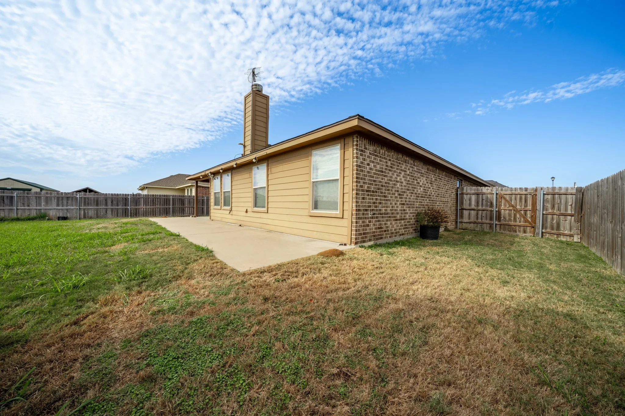 Single Family Residence For Rent in Hill County , 422 Stoneridge Drive, Hillsboro, Texas 76645, 3 Bedroom, 2 Bathroom, 2 Garage spaces, 1,535 Sqft, built in 2018, mls#21402249, Real Estate Agent in Hillsboro, Homes For Rent in Hill county, Homes For Rent in Hillsboro, Realtor in Hillsboro Texas, Real Estate Brokerage Independent Realty Texas, Luminita Cordes Realtor