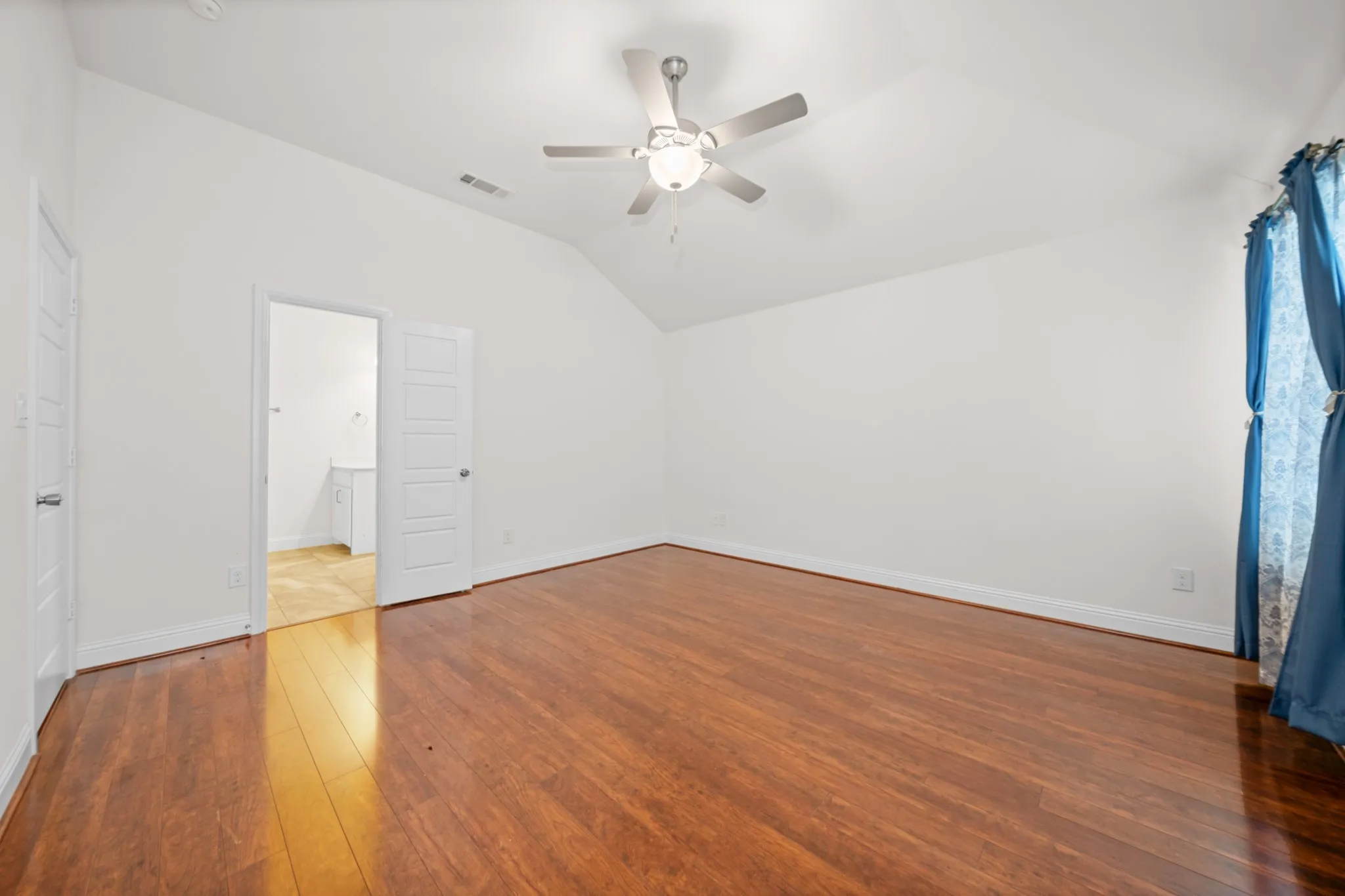 Single Family Residence For Rent in Hill County , 422 Stoneridge Drive, Hillsboro, Texas 76645, 3 Bedroom, 2 Bathroom, 2 Garage spaces, 1,535 Sqft, built in 2018, mls#21402249, Real Estate Agent in Hillsboro, Homes For Rent in Hill county, Homes For Rent in Hillsboro, Realtor in Hillsboro Texas, Real Estate Brokerage Independent Realty Texas, Luminita Cordes Realtor