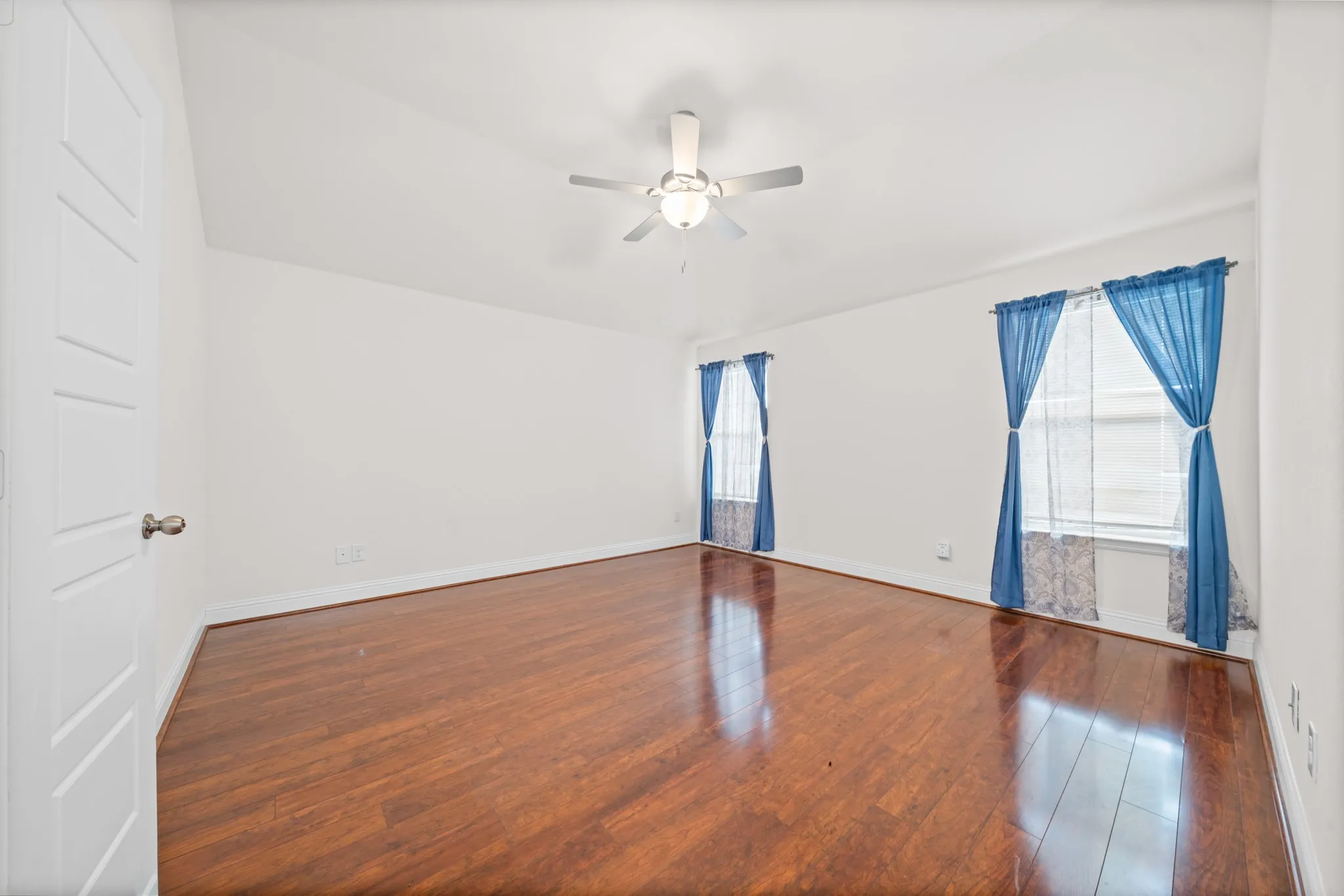 Single Family Residence For Rent in Hill County , 422 Stoneridge Drive, Hillsboro, Texas 76645, 3 Bedroom, 2 Bathroom, 2 Garage spaces, 1,535 Sqft, built in 2018, mls#21402249, Real Estate Agent in Hillsboro, Homes For Rent in Hill county, Homes For Rent in Hillsboro, Realtor in Hillsboro Texas, Real Estate Brokerage Independent Realty Texas, Luminita Cordes Realtor
