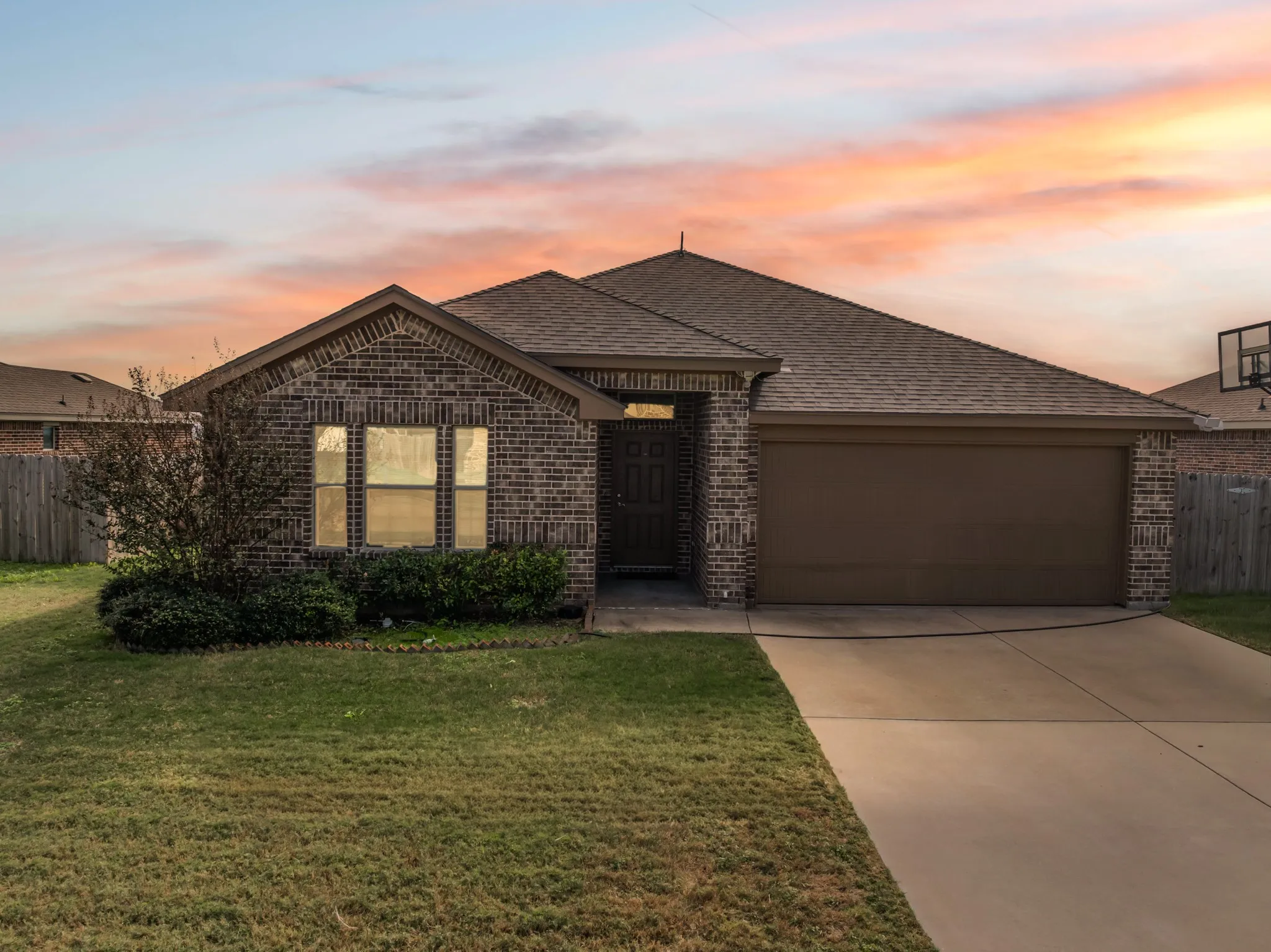 Single Family Residence For Rent in Hill County , 422 Stoneridge Drive, Hillsboro, Texas 76645, 3 Bedroom, 2 Bathroom, 2 Garage spaces, 1,535 Sqft, built in 2018, mls#21402249, Real Estate Agent in Hillsboro, Homes For Rent in Hill county, Homes For Rent in Hillsboro, Realtor in Hillsboro Texas, Real Estate Brokerage Independent Realty Texas, Luminita Cordes Realtor