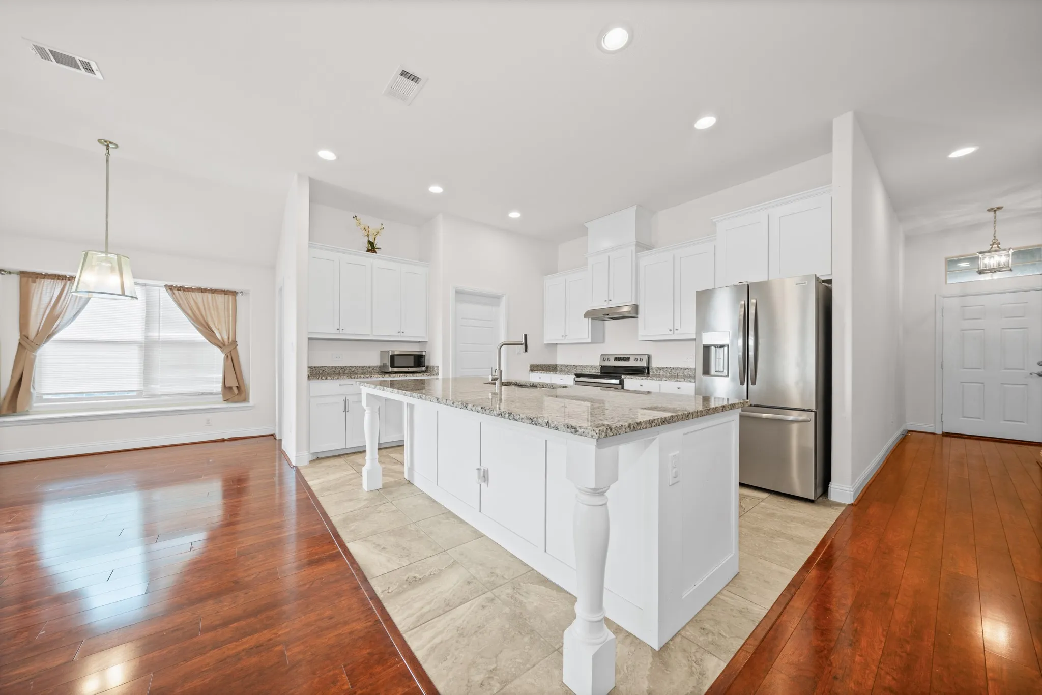 Single Family Residence For Rent in Hill County , 422 Stoneridge Drive, Hillsboro, Texas 76645, 3 Bedroom, 2 Bathroom, 2 Garage spaces, 1,535 Sqft, built in 2018, mls#21402249, Real Estate Agent in Hillsboro, Homes For Rent in Hill county, Homes For Rent in Hillsboro, Realtor in Hillsboro Texas, Real Estate Brokerage Independent Realty Texas, Luminita Cordes Realtor