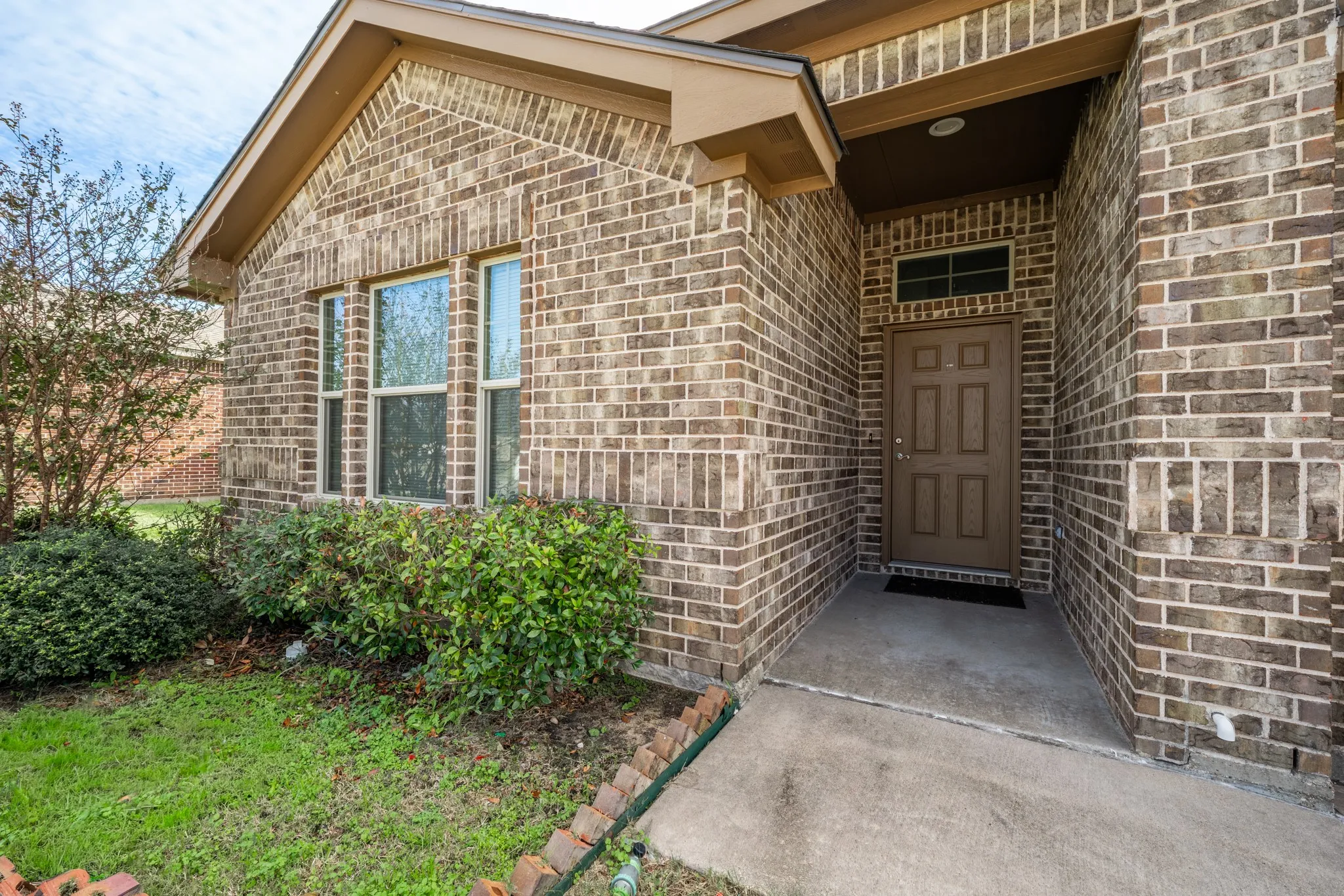 Single Family Residence For Rent in Hill County , 422 Stoneridge Drive, Hillsboro, Texas 76645, 3 Bedroom, 2 Bathroom, 2 Garage spaces, 1,535 Sqft, built in 2018, mls#21402249, Real Estate Agent in Hillsboro, Homes For Rent in Hill county, Homes For Rent in Hillsboro, Realtor in Hillsboro Texas, Real Estate Brokerage Independent Realty Texas, Luminita Cordes Realtor