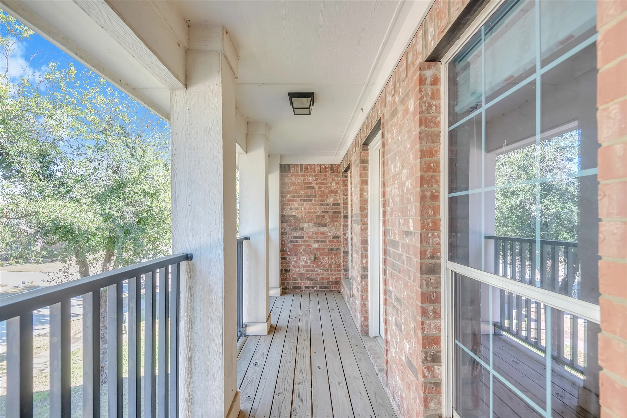 Single Family Residence For Sale in Tarrant County , 2319 Comanche Trail, Grand Prairie, Texas 75052, 5 Bedroom, 4 Bathroom, 2 Garage spaces, 4,604 Sqft, built in 2005, mls#21401424, Real Estate Agent in Grand Prairie, Homes For Sale in Tarrant county, Homes For Sale in Grand Prairie, Realtor in Grand Prairie Texas, Real Estate Brokerage Independent Realty Texas, Luminita Cordes Realtor