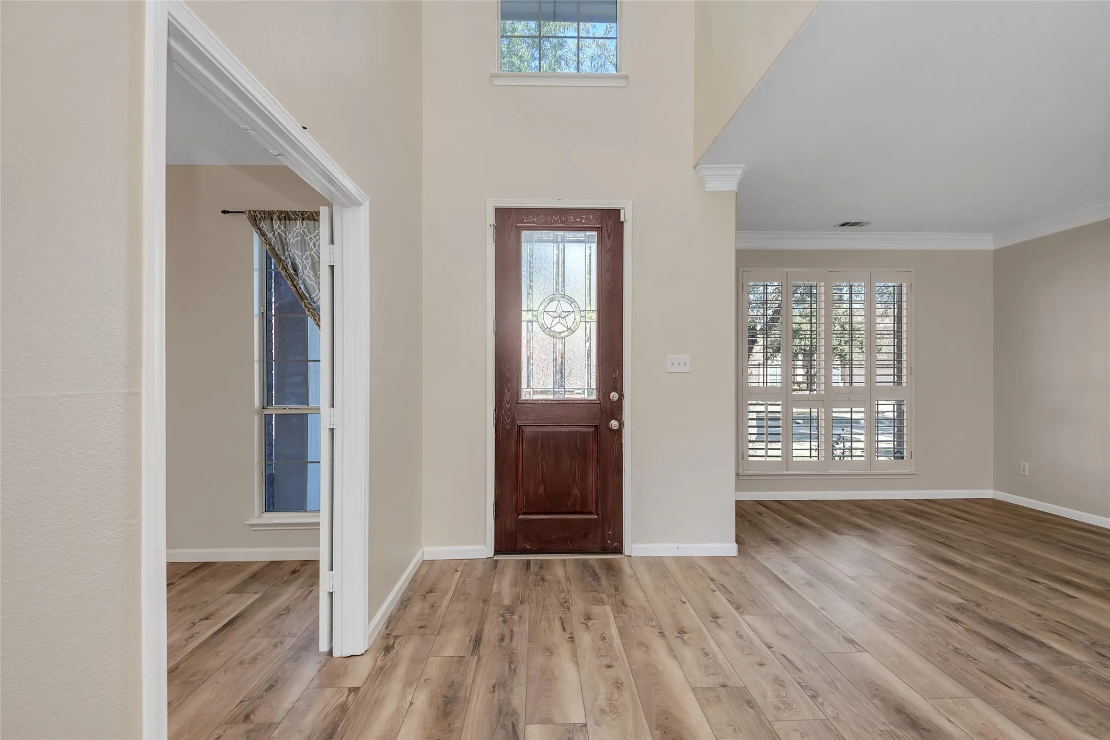 Single Family Residence For Sale in Tarrant County , 2319 Comanche Trail, Grand Prairie, Texas 75052, 5 Bedroom, 4 Bathroom, 2 Garage spaces, 4,604 Sqft, built in 2005, mls#21401424, Real Estate Agent in Grand Prairie, Homes For Sale in Tarrant county, Homes For Sale in Grand Prairie, Realtor in Grand Prairie Texas, Real Estate Brokerage Independent Realty Texas, Luminita Cordes Realtor