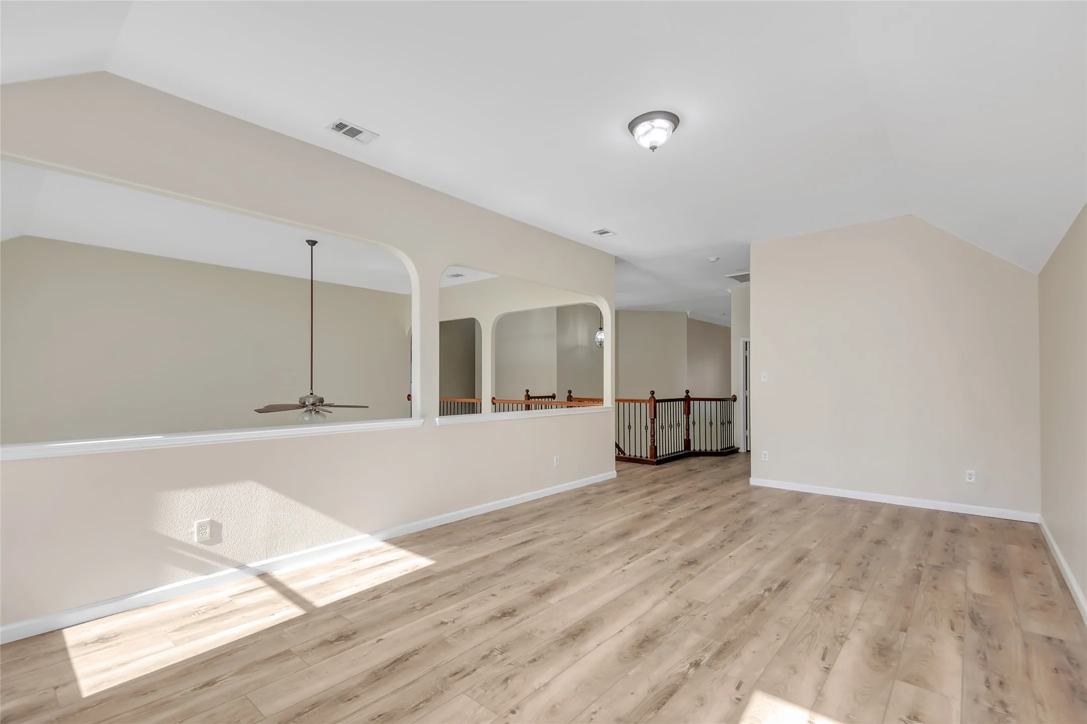 Single Family Residence For Sale in Tarrant County , 2319 Comanche Trail, Grand Prairie, Texas 75052, 5 Bedroom, 4 Bathroom, 2 Garage spaces, 4,604 Sqft, built in 2005, mls#21401424, Real Estate Agent in Grand Prairie, Homes For Sale in Tarrant county, Homes For Sale in Grand Prairie, Realtor in Grand Prairie Texas, Real Estate Brokerage Independent Realty Texas, Luminita Cordes Realtor