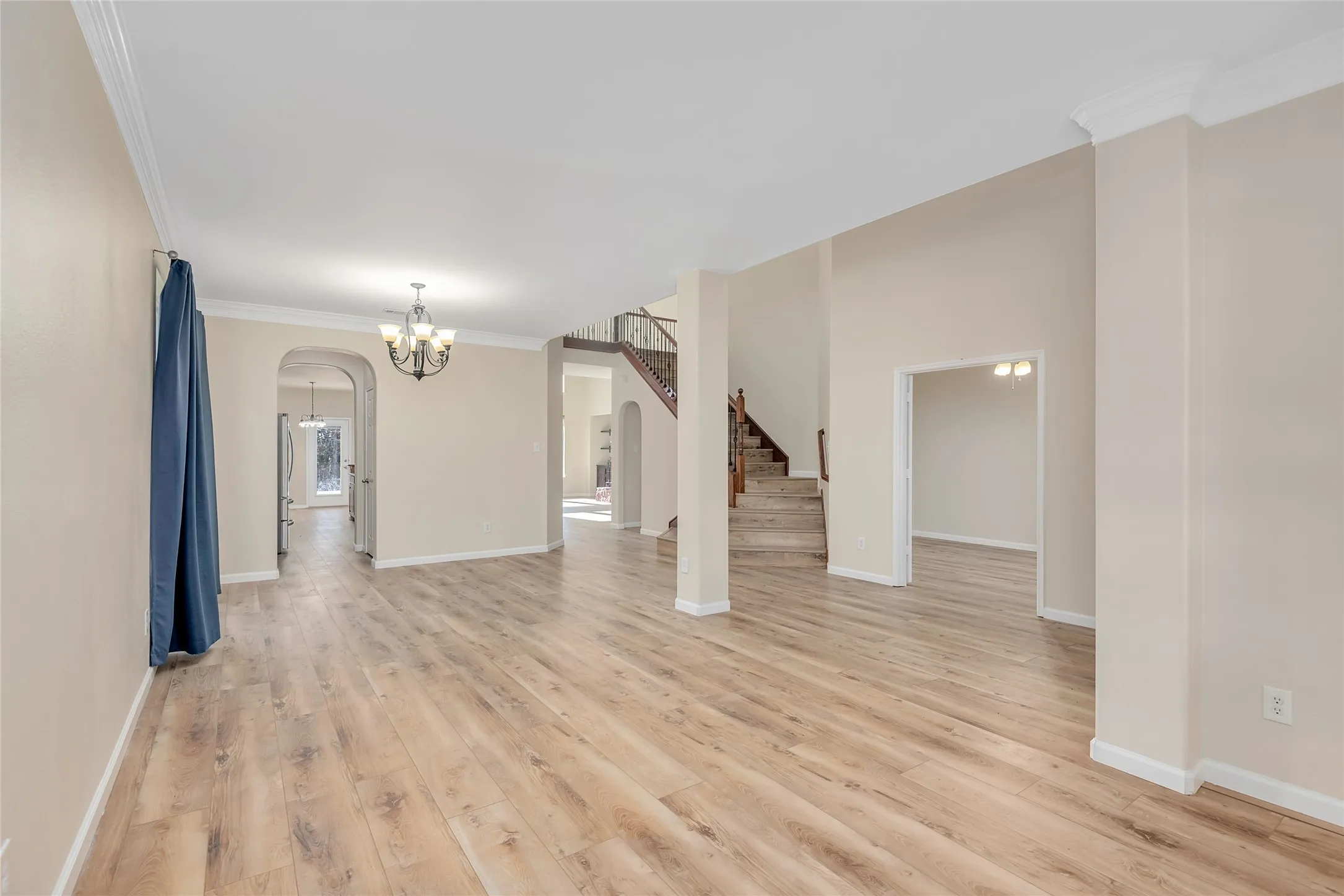 Single Family Residence For Sale in Tarrant County , 2319 Comanche Trail, Grand Prairie, Texas 75052, 5 Bedroom, 4 Bathroom, 2 Garage spaces, 4,604 Sqft, built in 2005, mls#21401424, Real Estate Agent in Grand Prairie, Homes For Sale in Tarrant county, Homes For Sale in Grand Prairie, Realtor in Grand Prairie Texas, Real Estate Brokerage Independent Realty Texas, Luminita Cordes Realtor