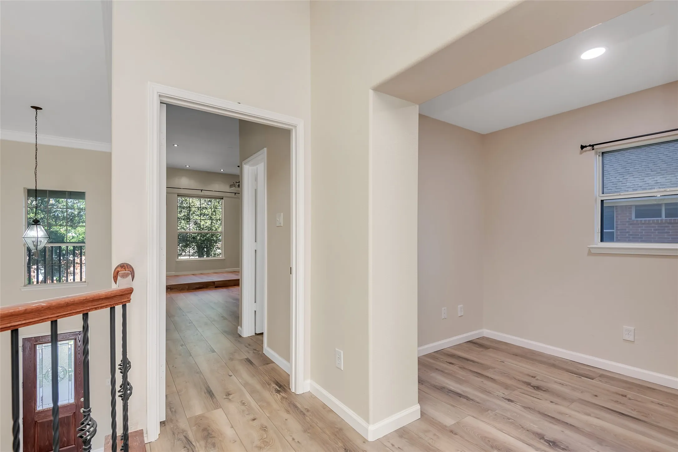 Single Family Residence For Sale in Tarrant County , 2319 Comanche Trail, Grand Prairie, Texas 75052, 5 Bedroom, 4 Bathroom, 2 Garage spaces, 4,604 Sqft, built in 2005, mls#21401424, Real Estate Agent in Grand Prairie, Homes For Sale in Tarrant county, Homes For Sale in Grand Prairie, Realtor in Grand Prairie Texas, Real Estate Brokerage Independent Realty Texas, Luminita Cordes Realtor
