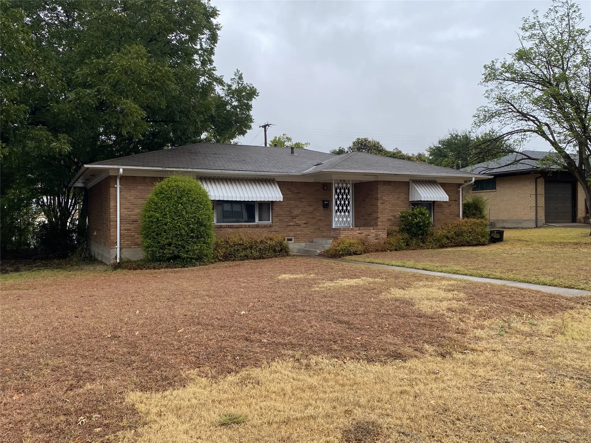 Single Family Residence For Sale in Dallas County , 301 Hillcrest Avenue, Richardson, Texas 75081, 2 Bedroom, 1 Bathroom, 1 Garage spaces, 1,326 Sqft, built in 1954, mls#21402517, Real Estate Agent in Richardson, Homes For Sale in Dallas county, Homes For Sale in Richardson, Realtor in Richardson Texas, Real Estate Brokerage Independent Realty Texas, Luminita Cordes Realtor