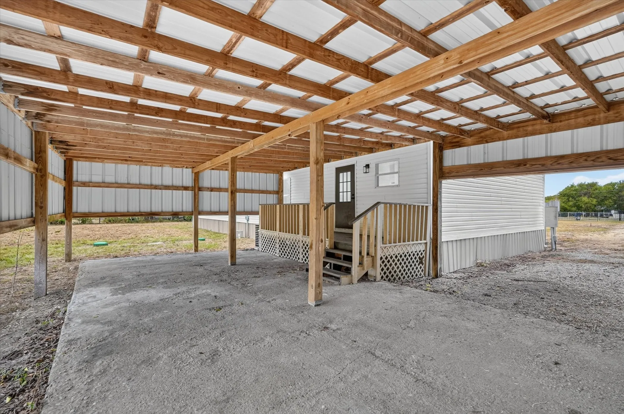 Mobile Home For Sale in Kaufman County , 6840 Colquitt Road, Terrell, Texas 75160, 3 Bedroom, 2 Bathroom, Garage spaces, 2,016 Sqft, built in 1999, mls#21401480, Real Estate Agent in Terrell, Homes For Sale in Kaufman county, Homes For Sale in Terrell, Realtor in Terrell Texas, Real Estate Brokerage Independent Realty Texas, Luminita Cordes Realtor